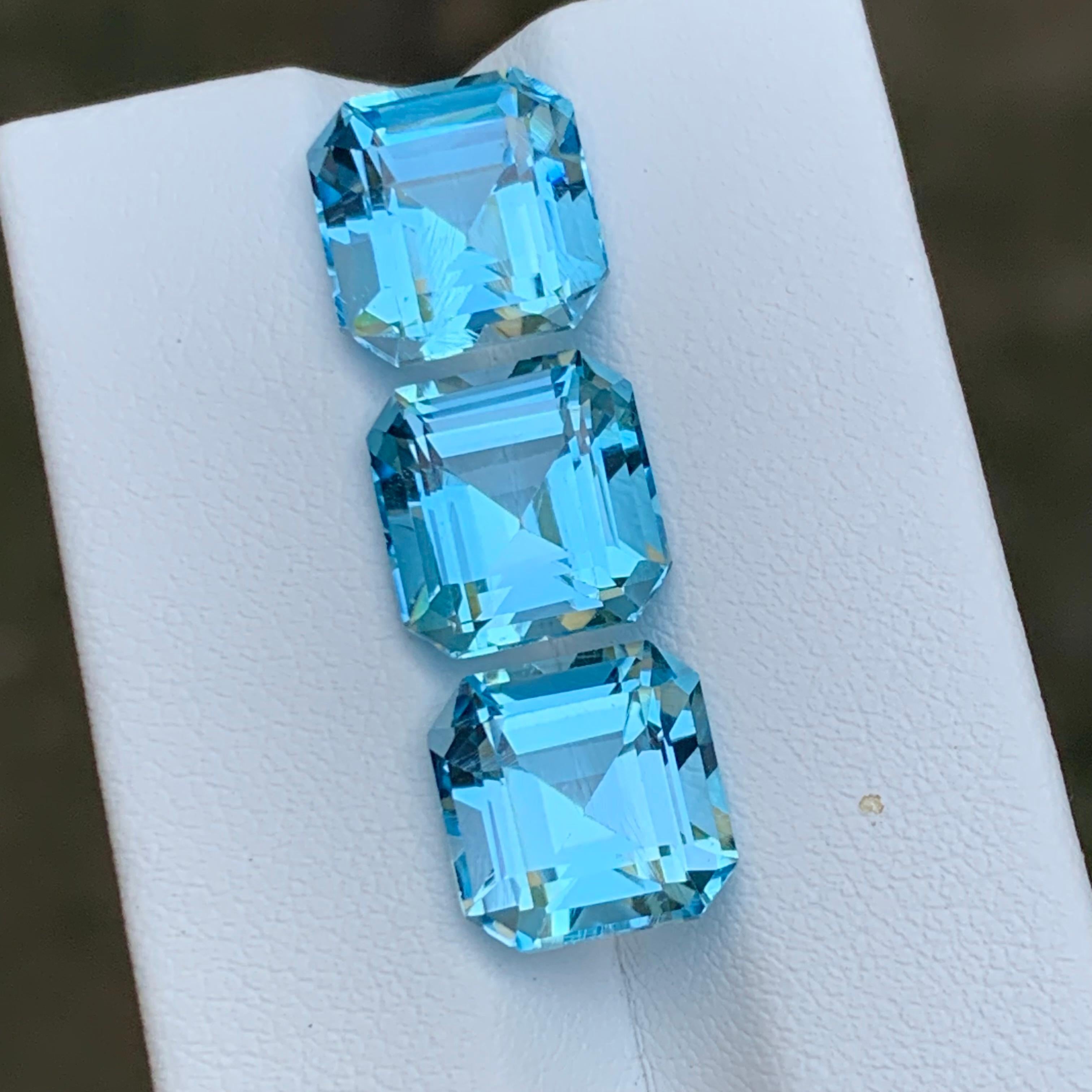 Vivid Swiss Blue Natural Topaz Jewel Set Gemstones 18.55 Ct Asscher Cut-Jewelry For Sale 4