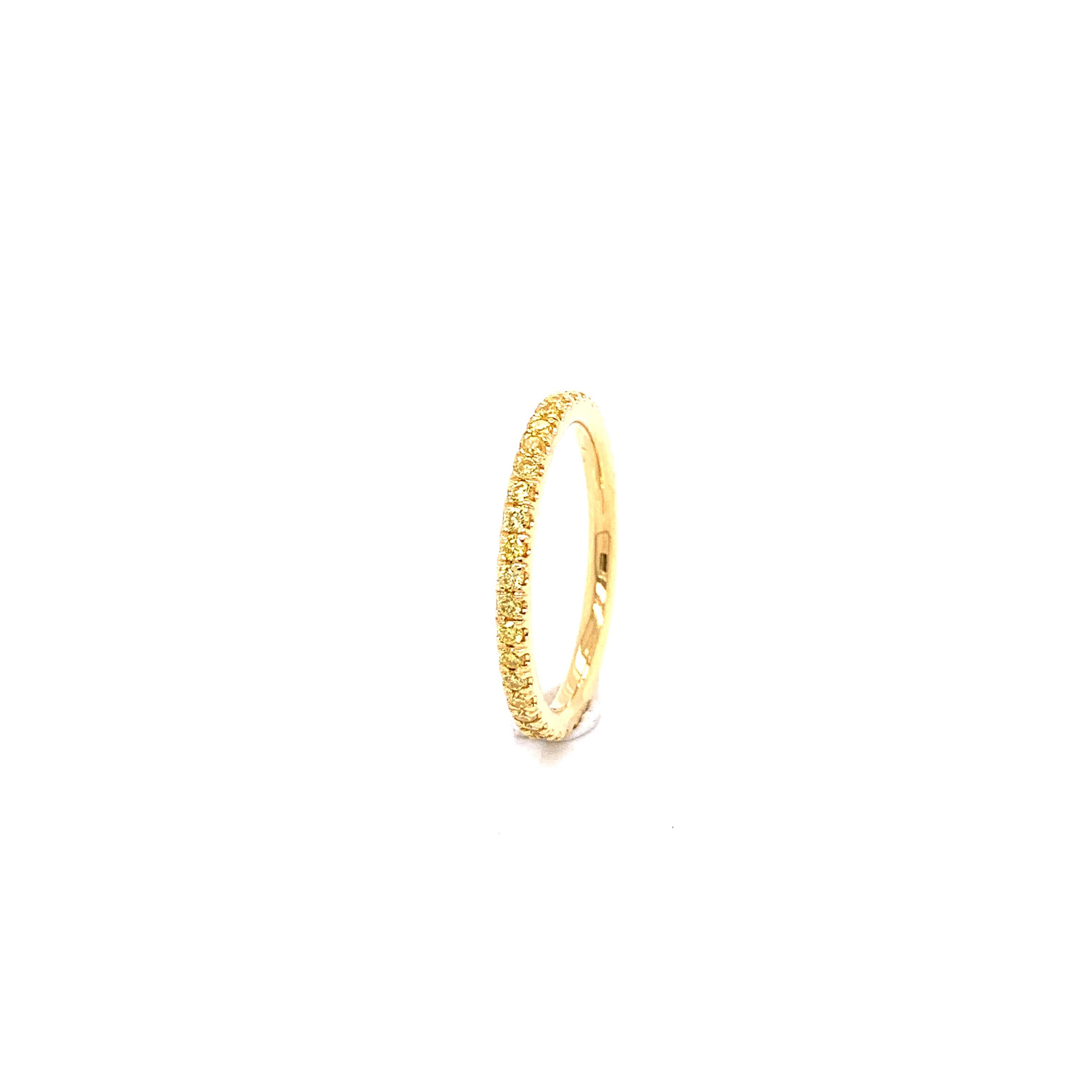 Contemporary Vivid Yellow Round Diamonds and 18 Karat Yellow Gold Engagement Ring