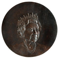 Vivien Mallock : Rondel portrait du commémoratif de la reine Elizabeth II avec diamants, 2012