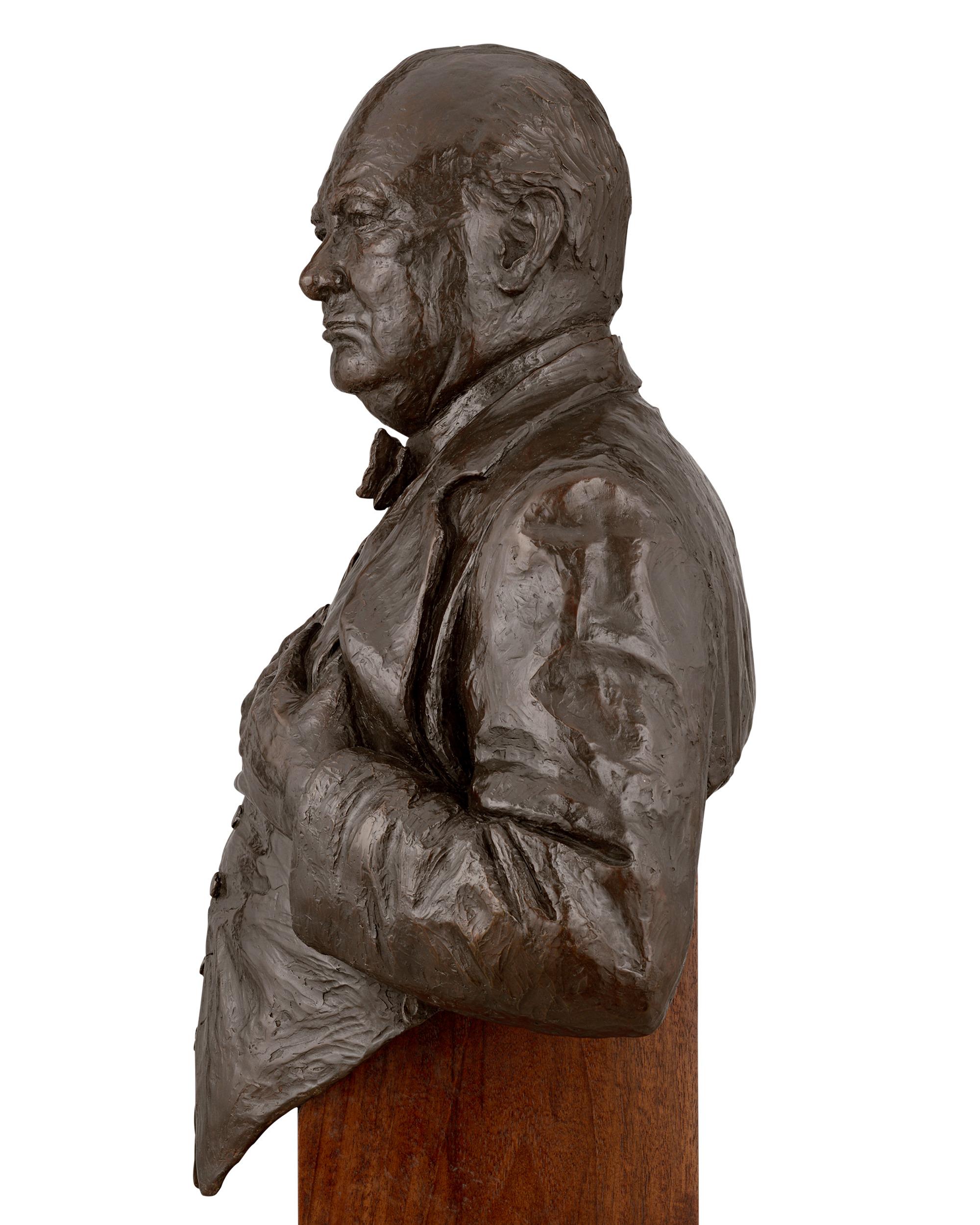 Busto de bronce de Churchill por Vivien Mallock en venta 2