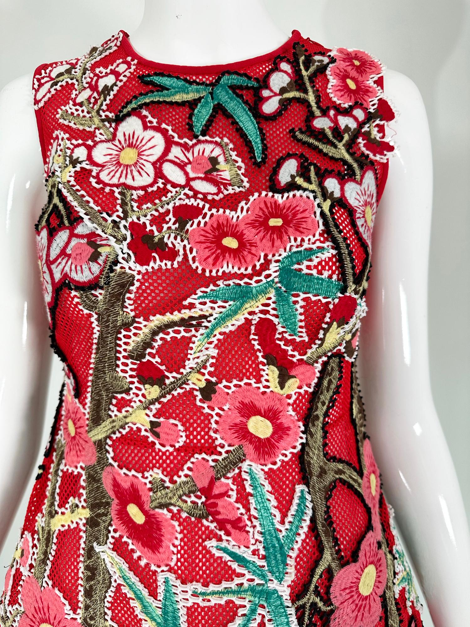 Vivienne Tam Abstraktes Kleid aus rotem Mesh mit Applikationen XS im Angebot 6