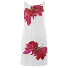 VIVIENNE TAM Printemps-été 2009 Olefin Crinkle - Robe droite à col bateau blanche à fleurs rose et rouge