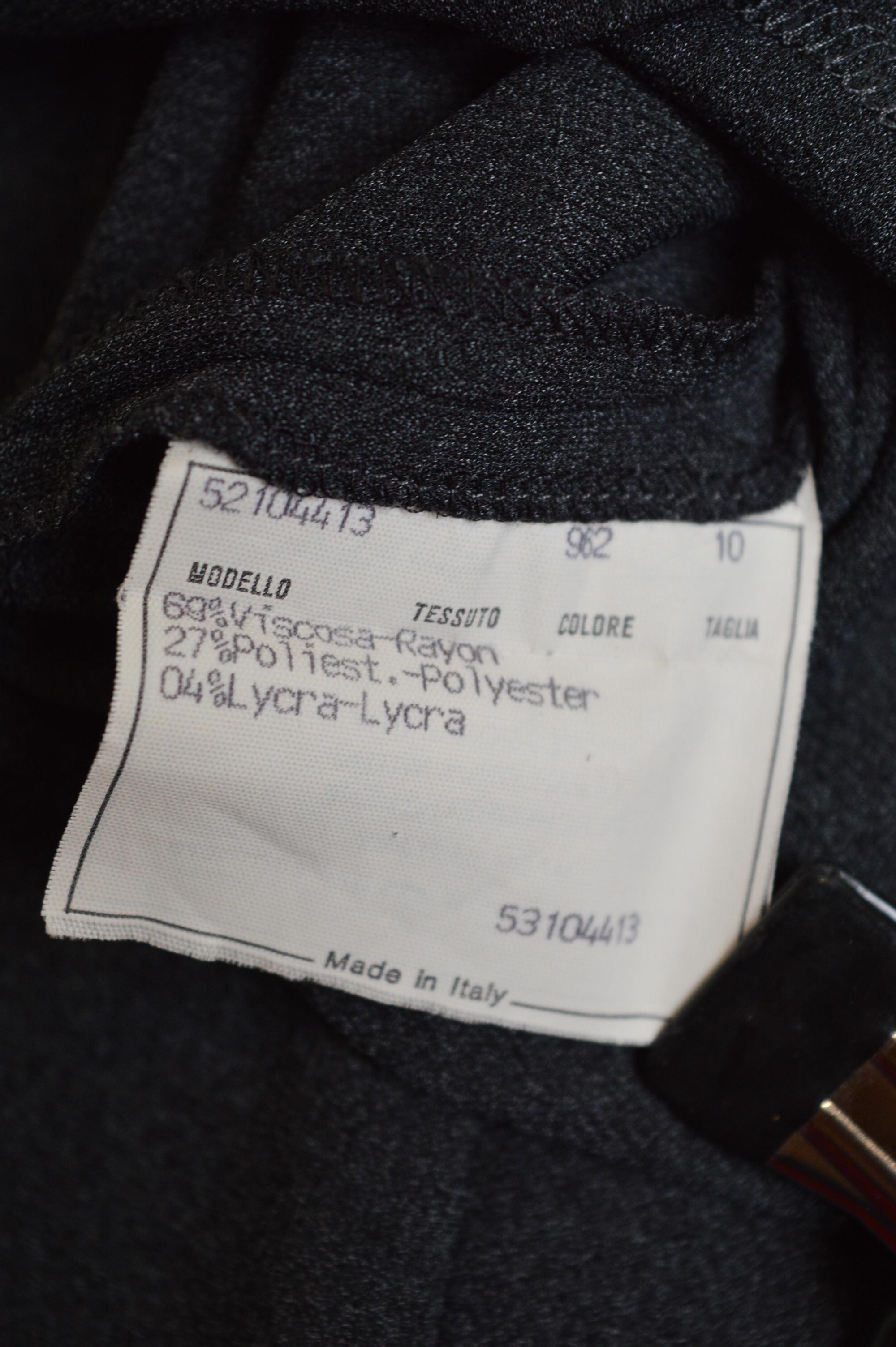 Vivienne Westwood A/W 1999 - 2000 Collection « Showroom » - Robe à capuche pointue en vente 8