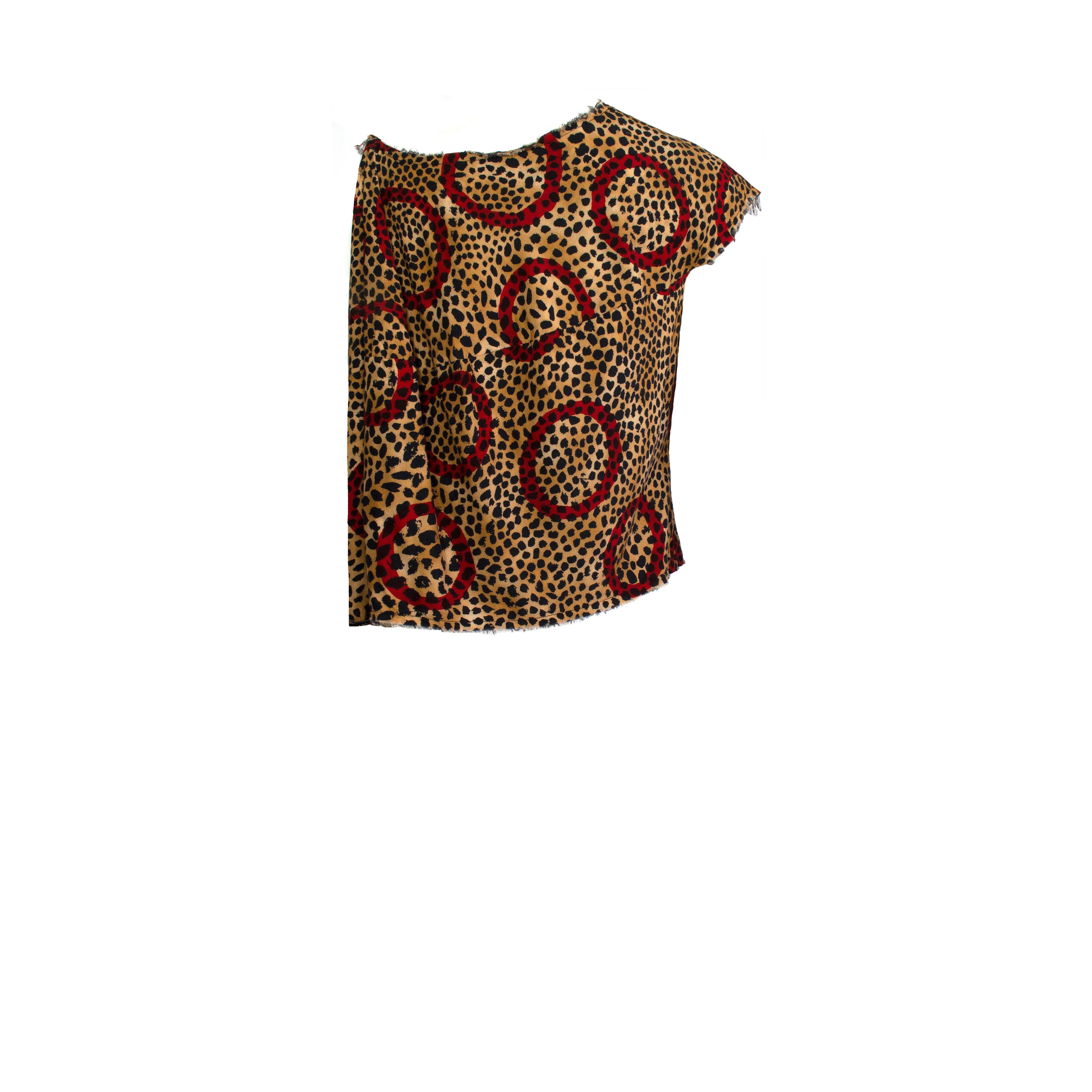 Product Details: Vivienne Westwood Anglomania - ‘Balloon Blouse’  - Leopard + Red Circular Print - Frayed Hem Detailing - Styled Loose or Tied - NEW With Tags - RRP £370
Label: Vivienne Westwood Anglomania
Fabric Content: Leopard Print Viscose
Size: