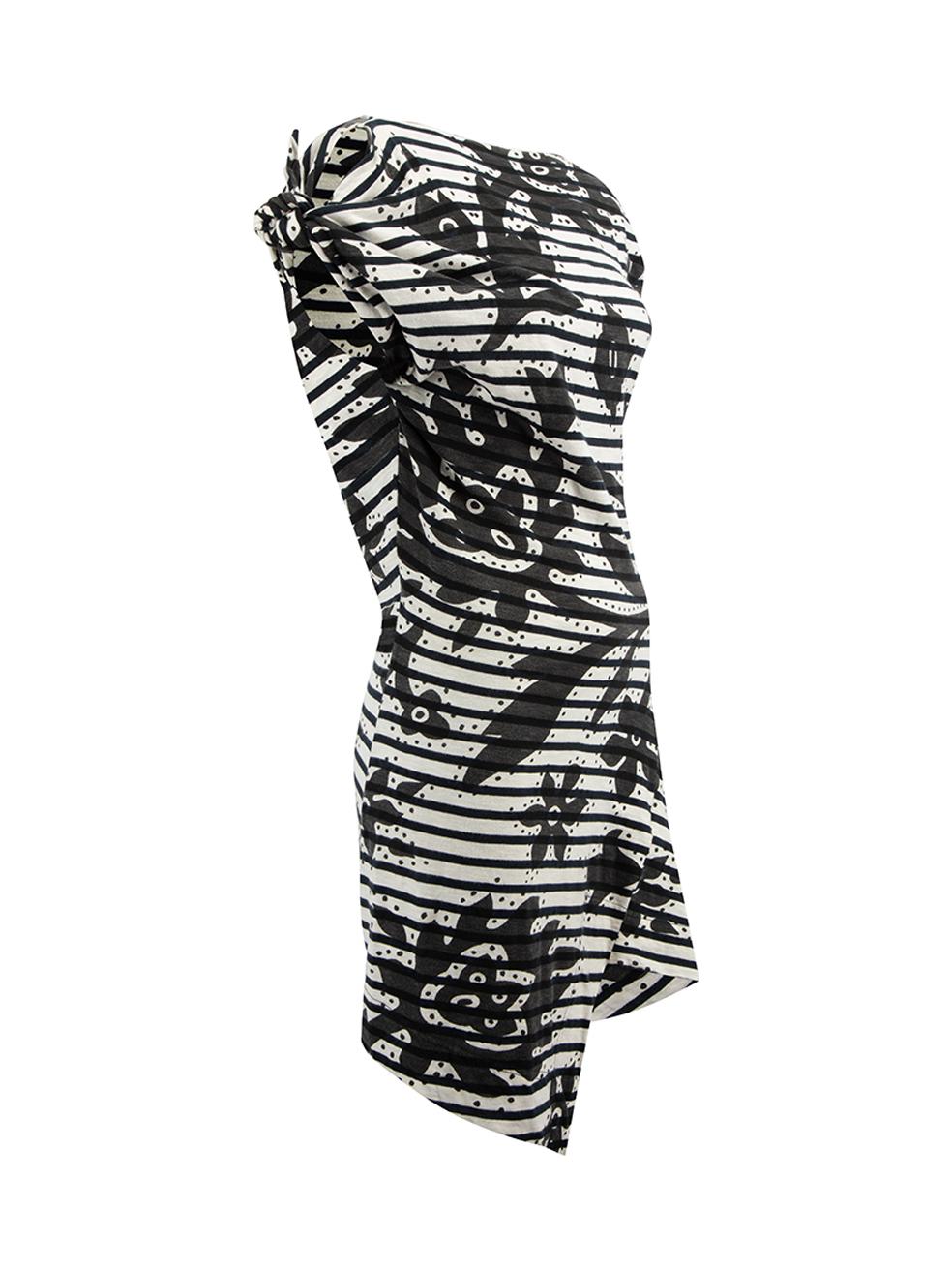 CONDITION is Very good. Minimal wear to dress is evident. Slight discolouration to neckline is evident on this used Vivienne Westwood Anglomania designer resale item.



Details


Navy and white striped

Cotton

Knee length dress

Asymmetrical