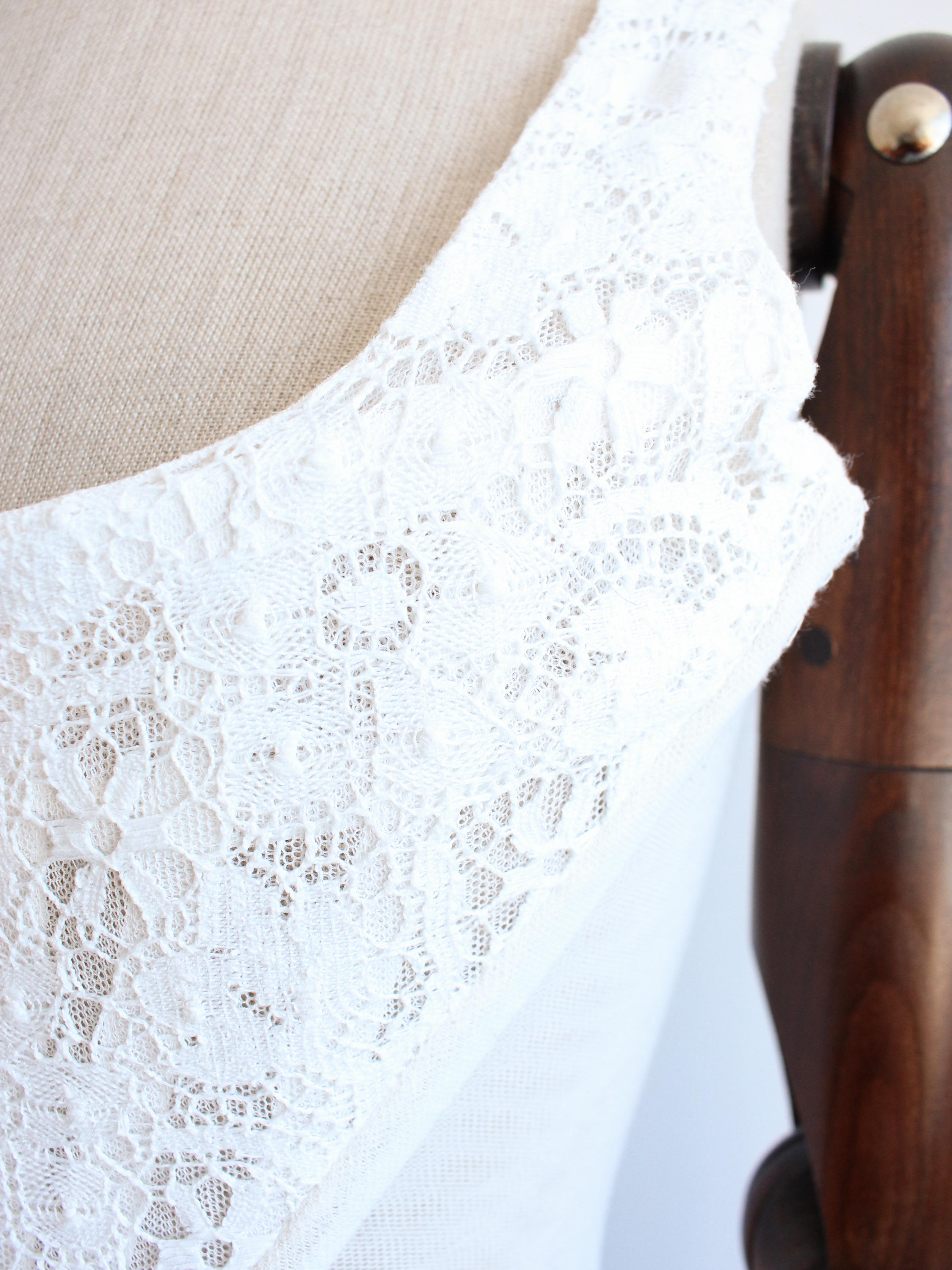 Vivienne Westwood Autumn/Winter 1994 ‘On Liberty’ White Floral Lace Corset 5