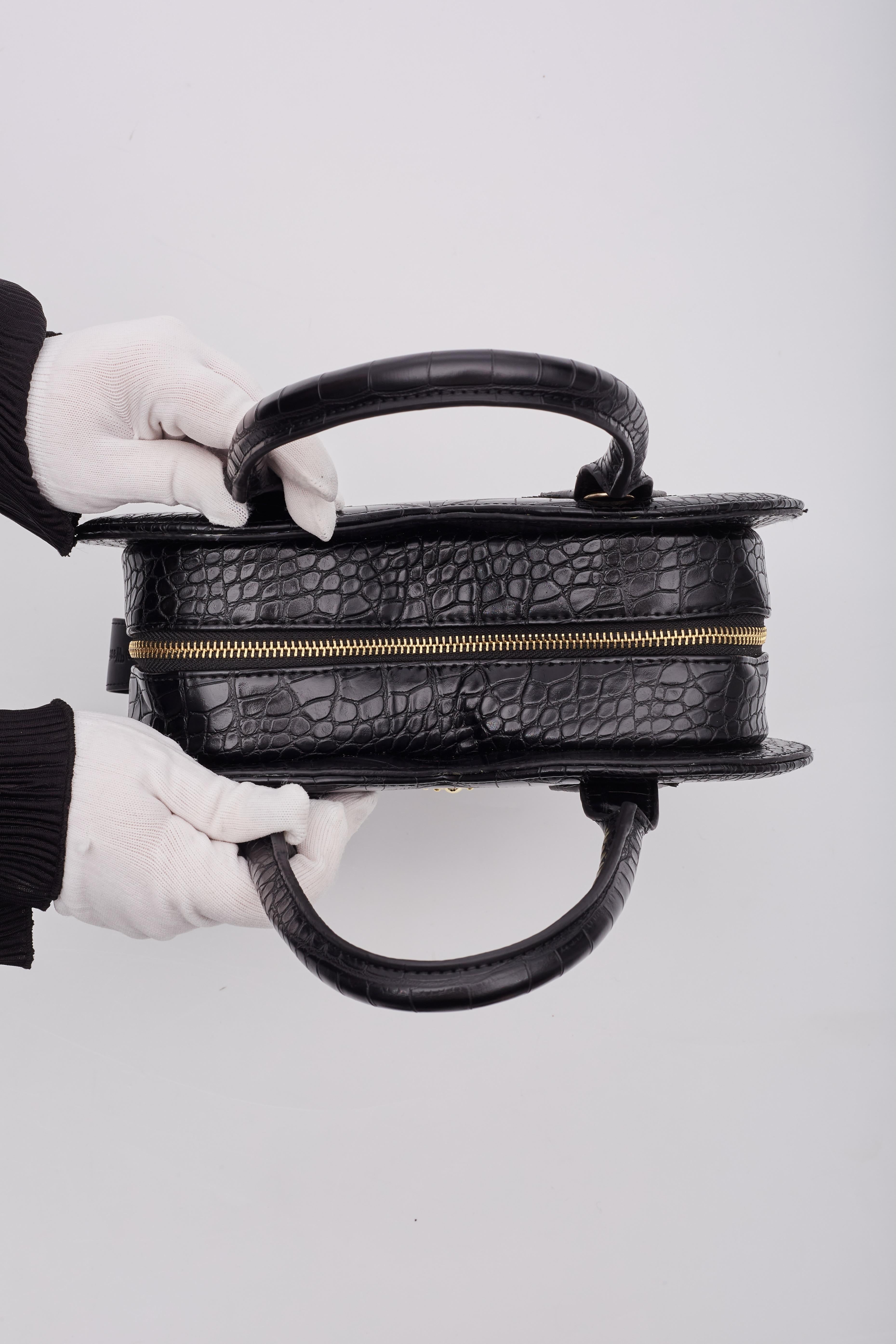 Vivienne Westwood Black Croc Embossed Chancery Heart Handbag For Sale 4