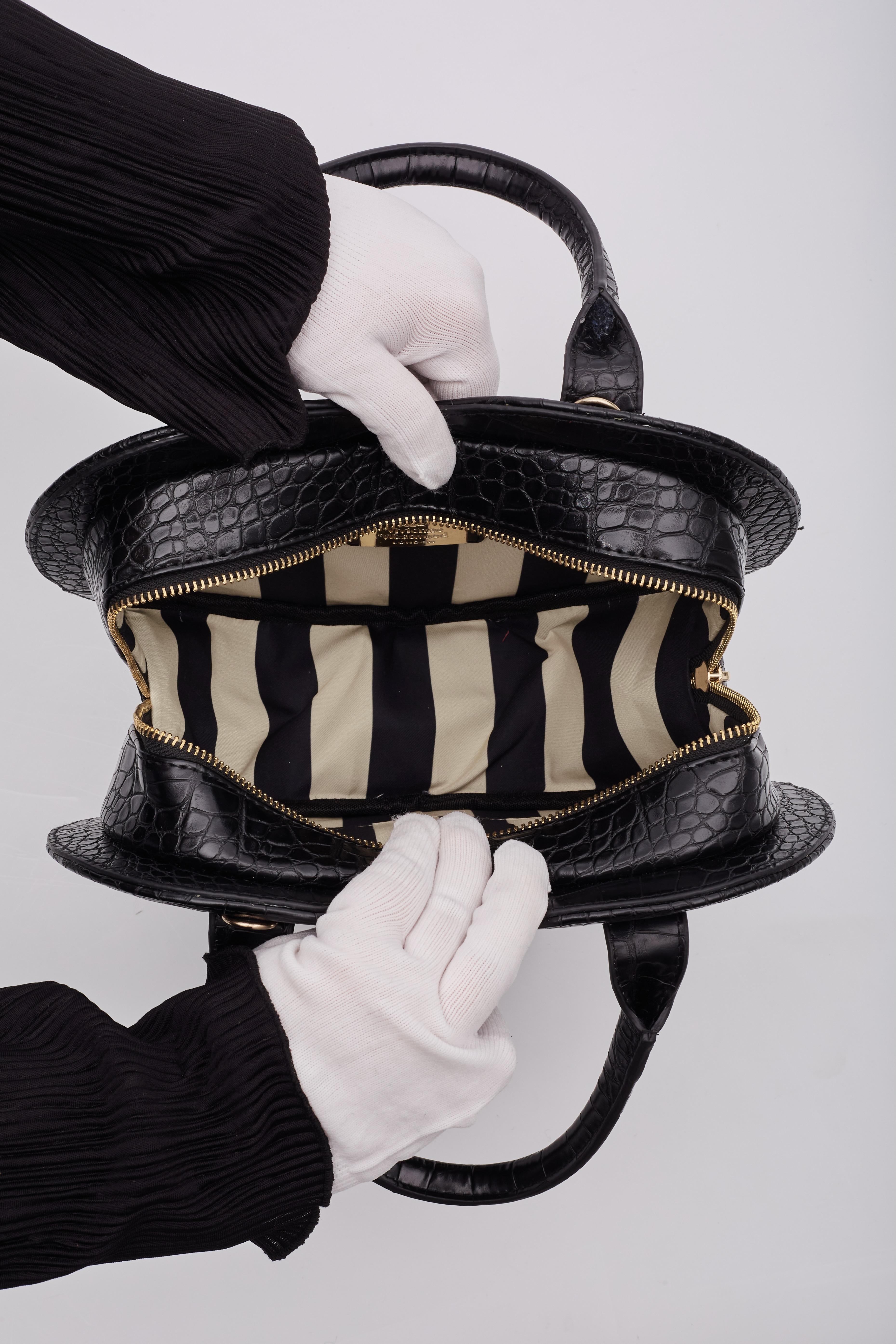 Vivienne Westwood Black Croc Embossed Chancery Heart Handbag For Sale 5