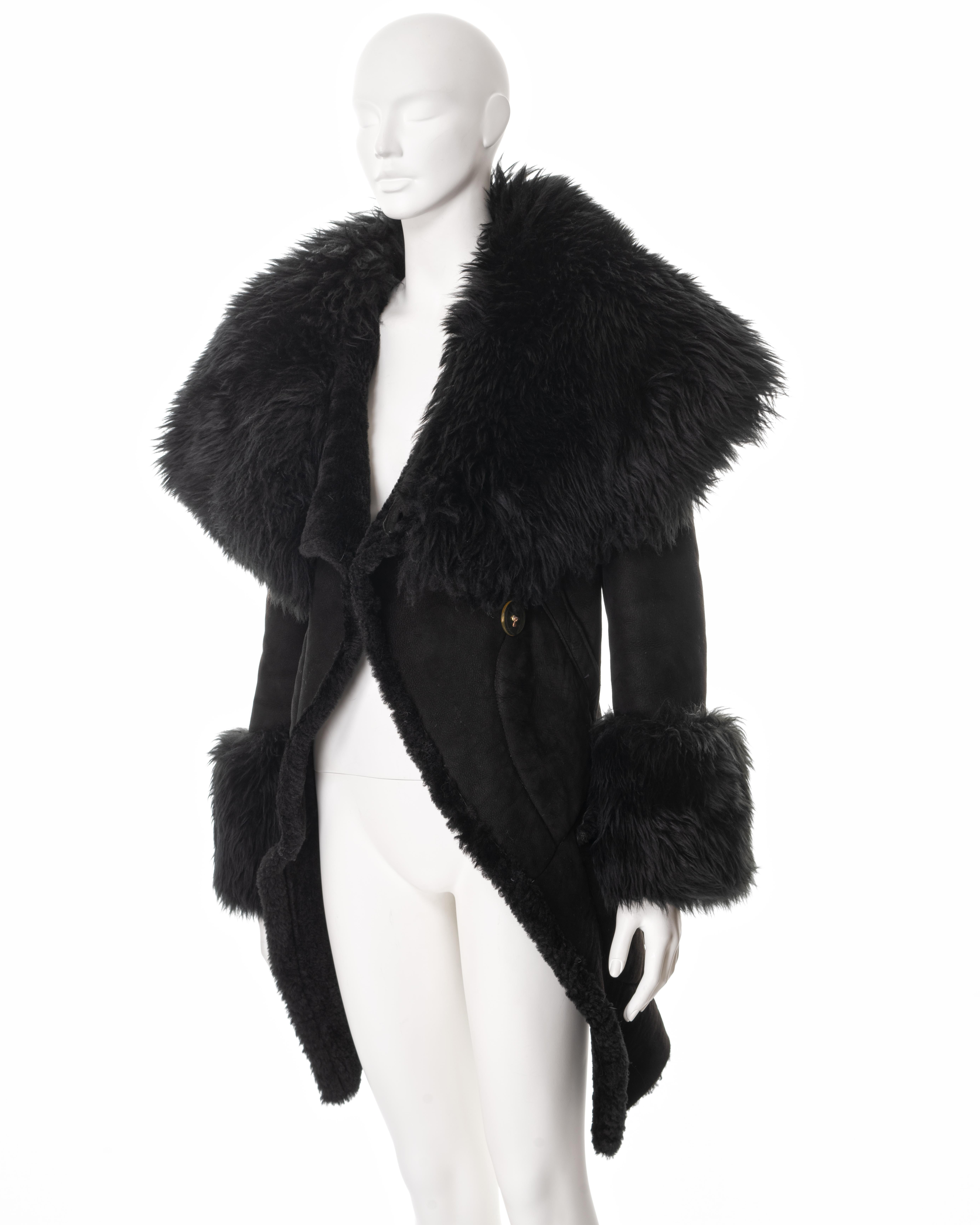 Vivienne Westwood - Manteau en peau de mouton noir, automne-hiver 1992 en vente 6