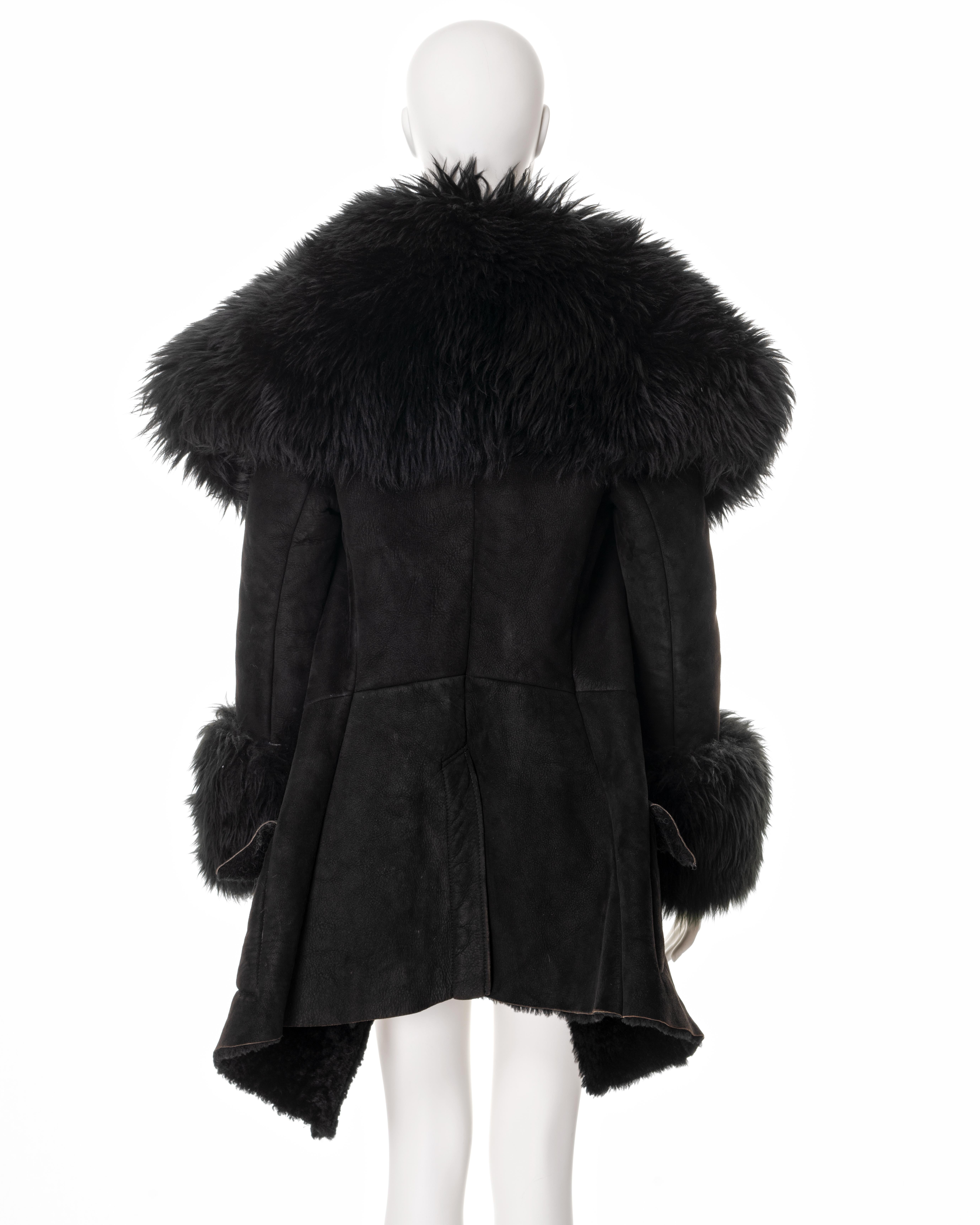 Vivienne Westwood - Manteau en peau de mouton noir, automne-hiver 1992 en vente 10