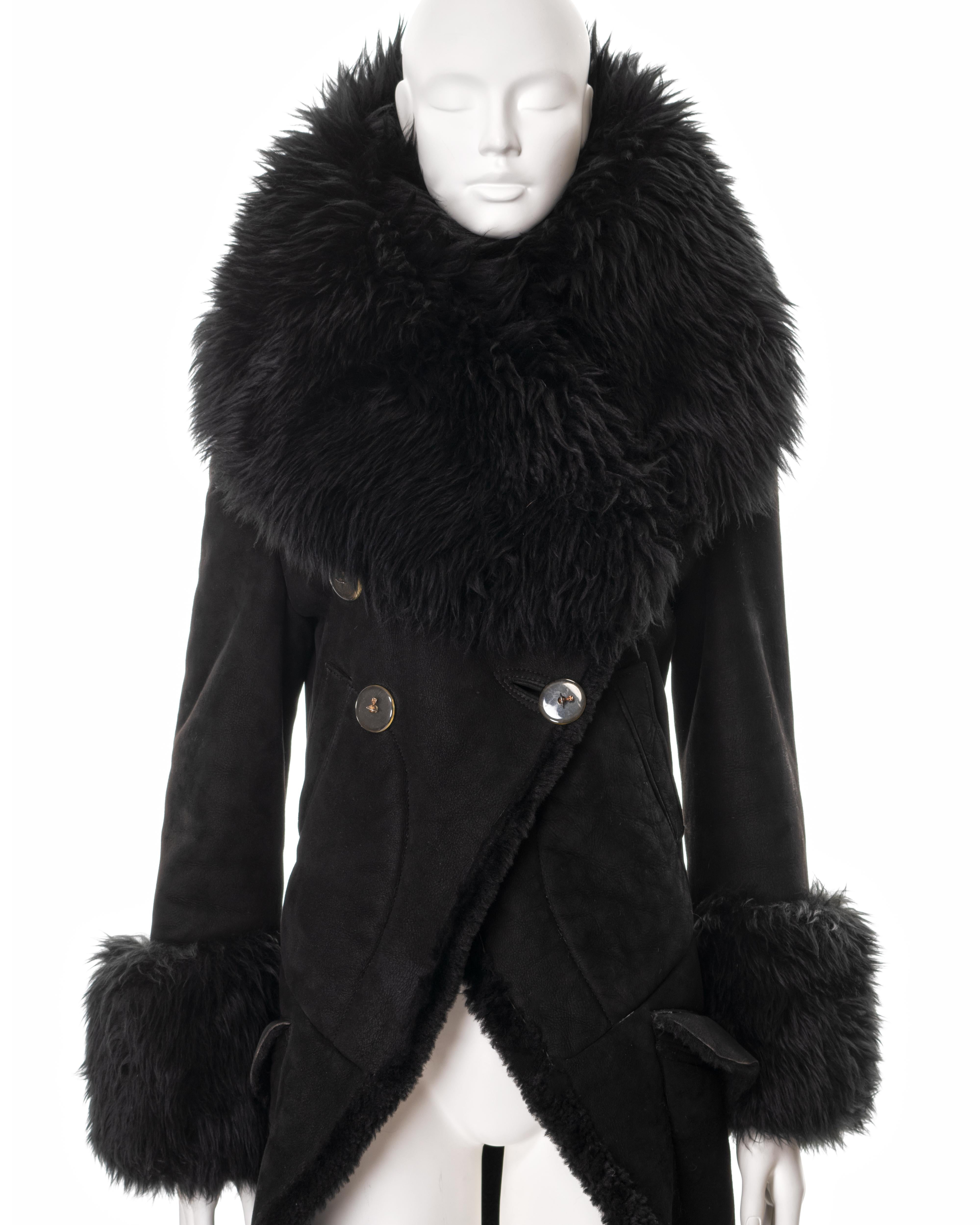Vivienne Westwood - Manteau en peau de mouton noir, automne-hiver 1992 en vente 2