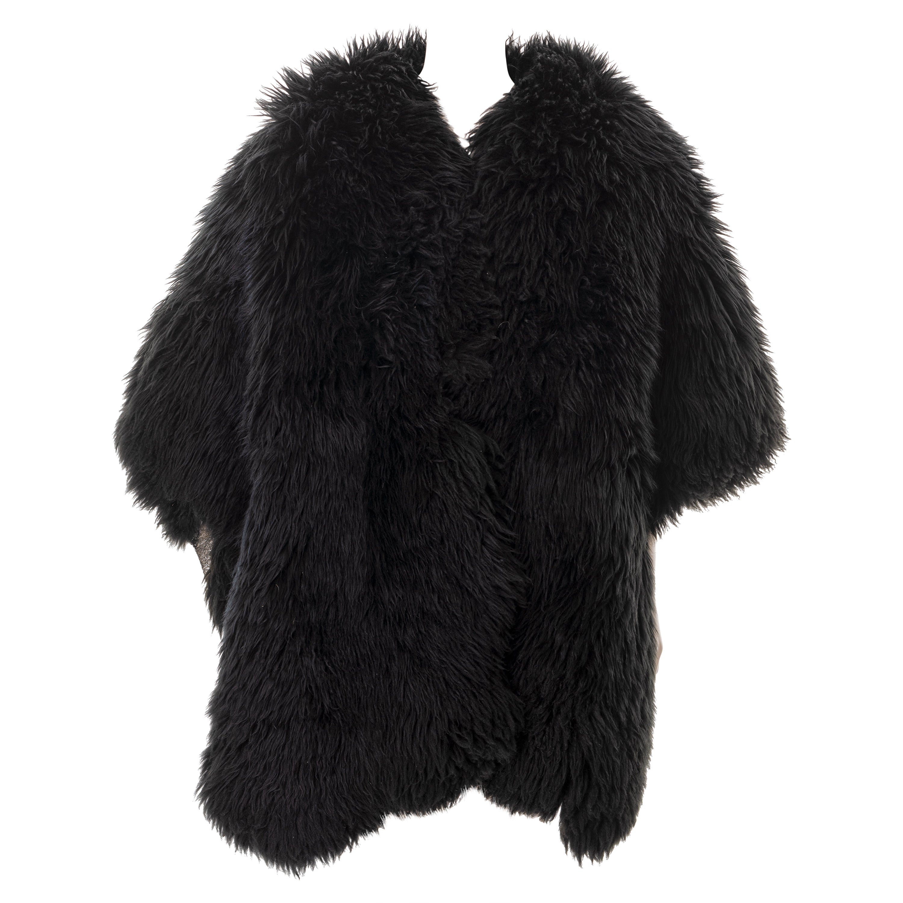 Châle oversize en peau de mouton noir, Vivienne Westwood, fw 1992