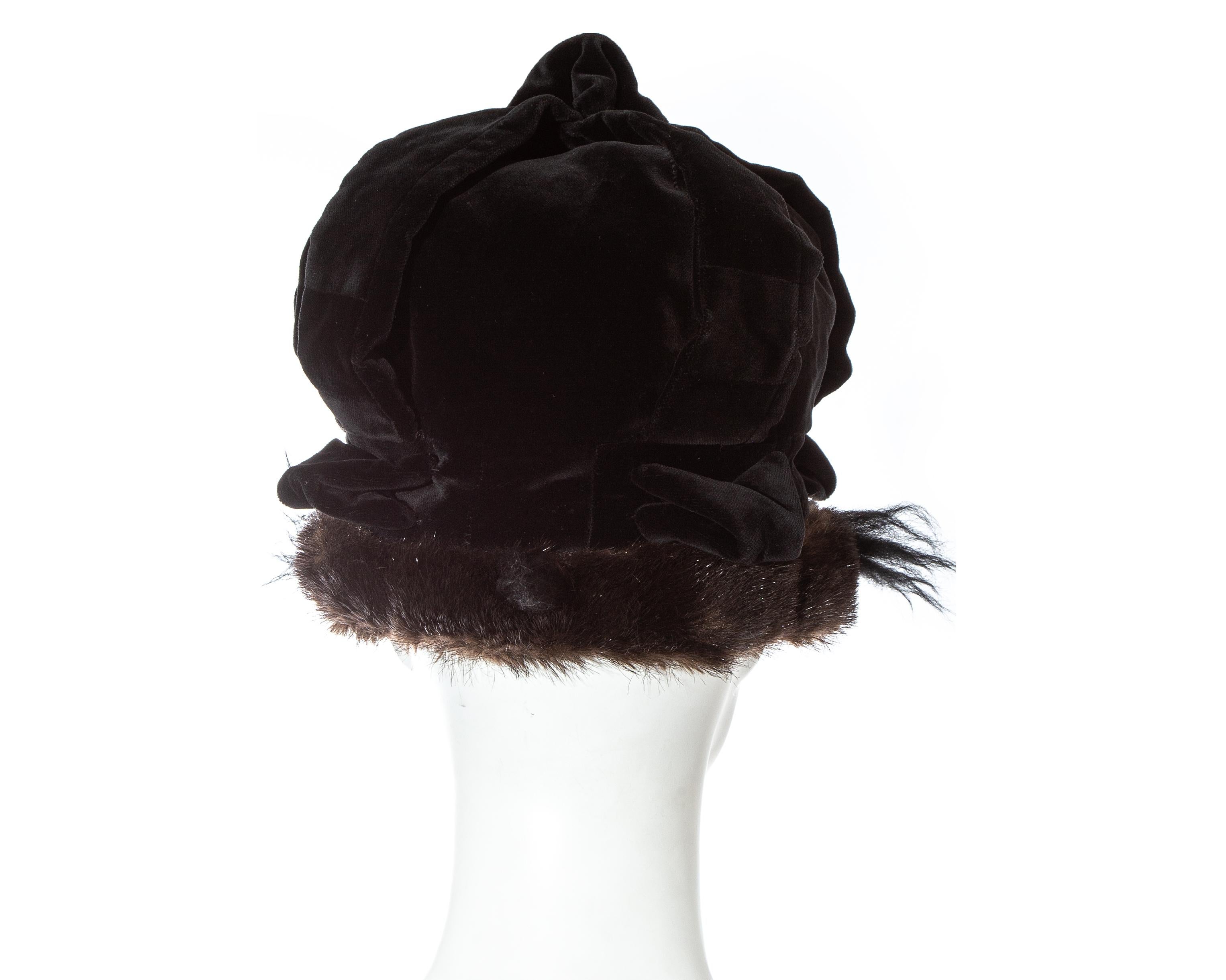 Black Vivienne Westwood black velvet and faux fur crown, fw 1987 For Sale