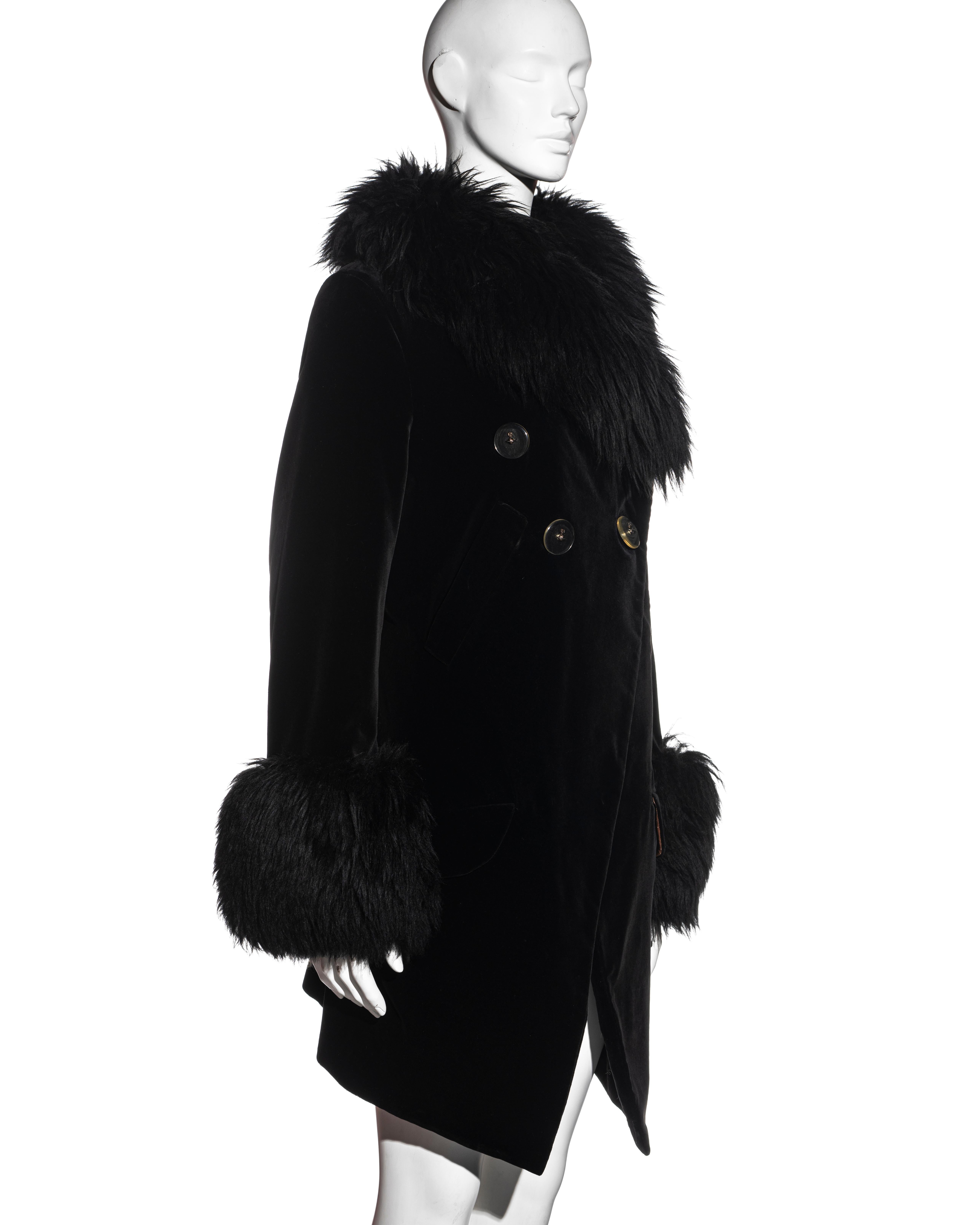 Cappotto doppiopetto in velluto nero e pelle di pecora di Vivienne Westwood, fw 1992 2