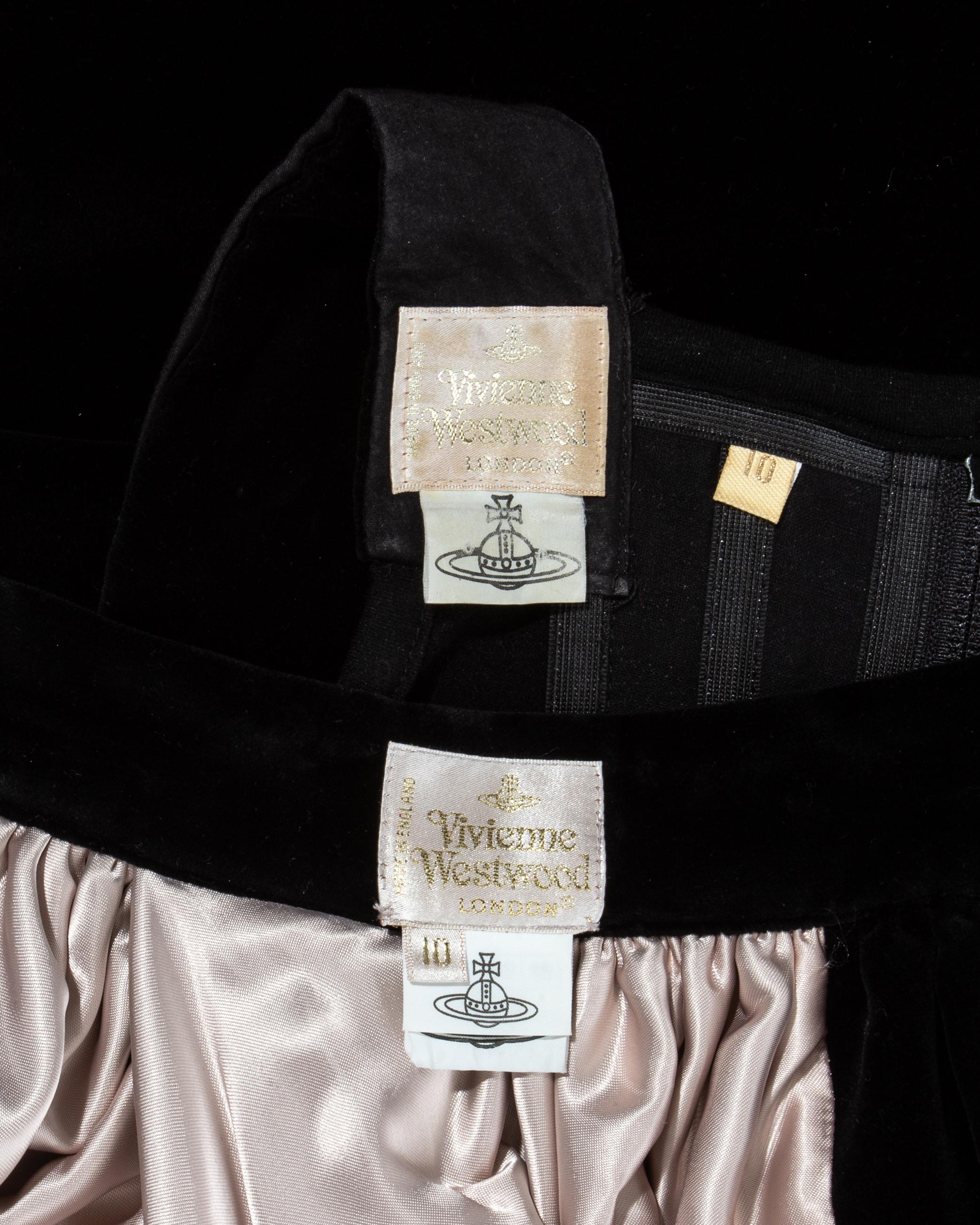 Vivienne Westwood black velvet corset and bustled skirt, fw 1996 In Excellent Condition For Sale In London, GB