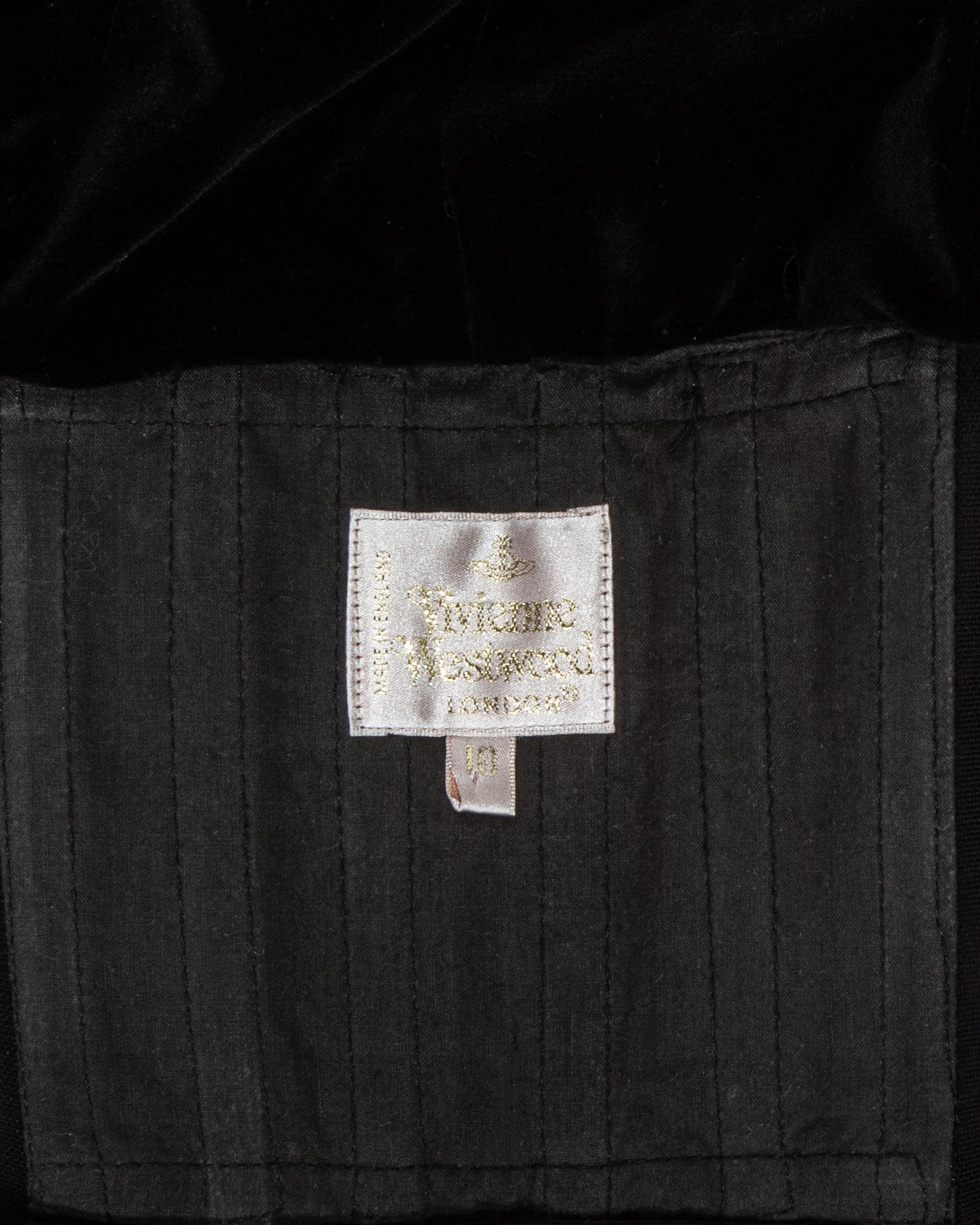 Conjunto de corsé y falda de terciopelo negro Vivienne Westwood, ss 1995 5