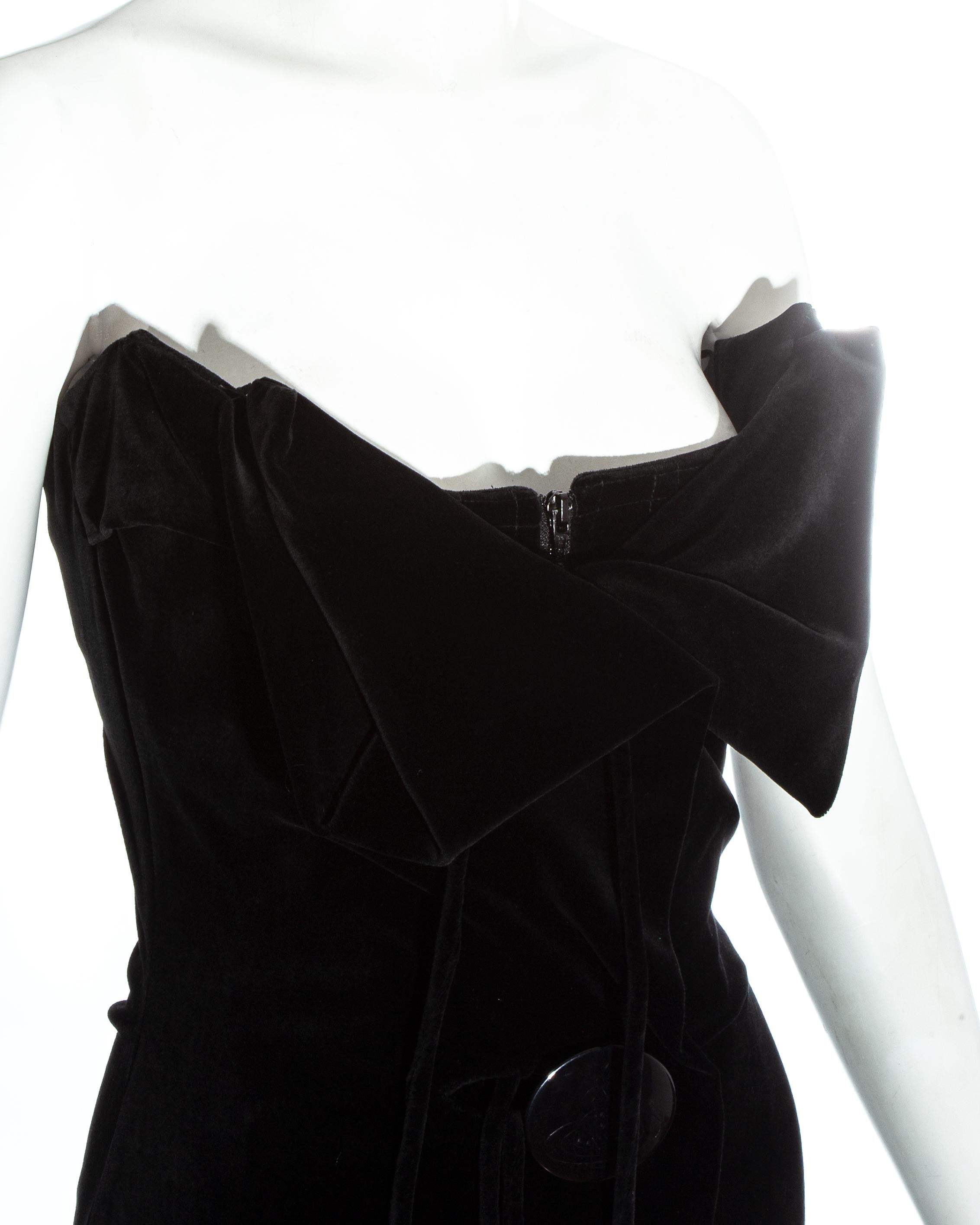 Vivienne Westwood black velvet corseted strapless evening dress, fw 1998 In Excellent Condition For Sale In London, GB