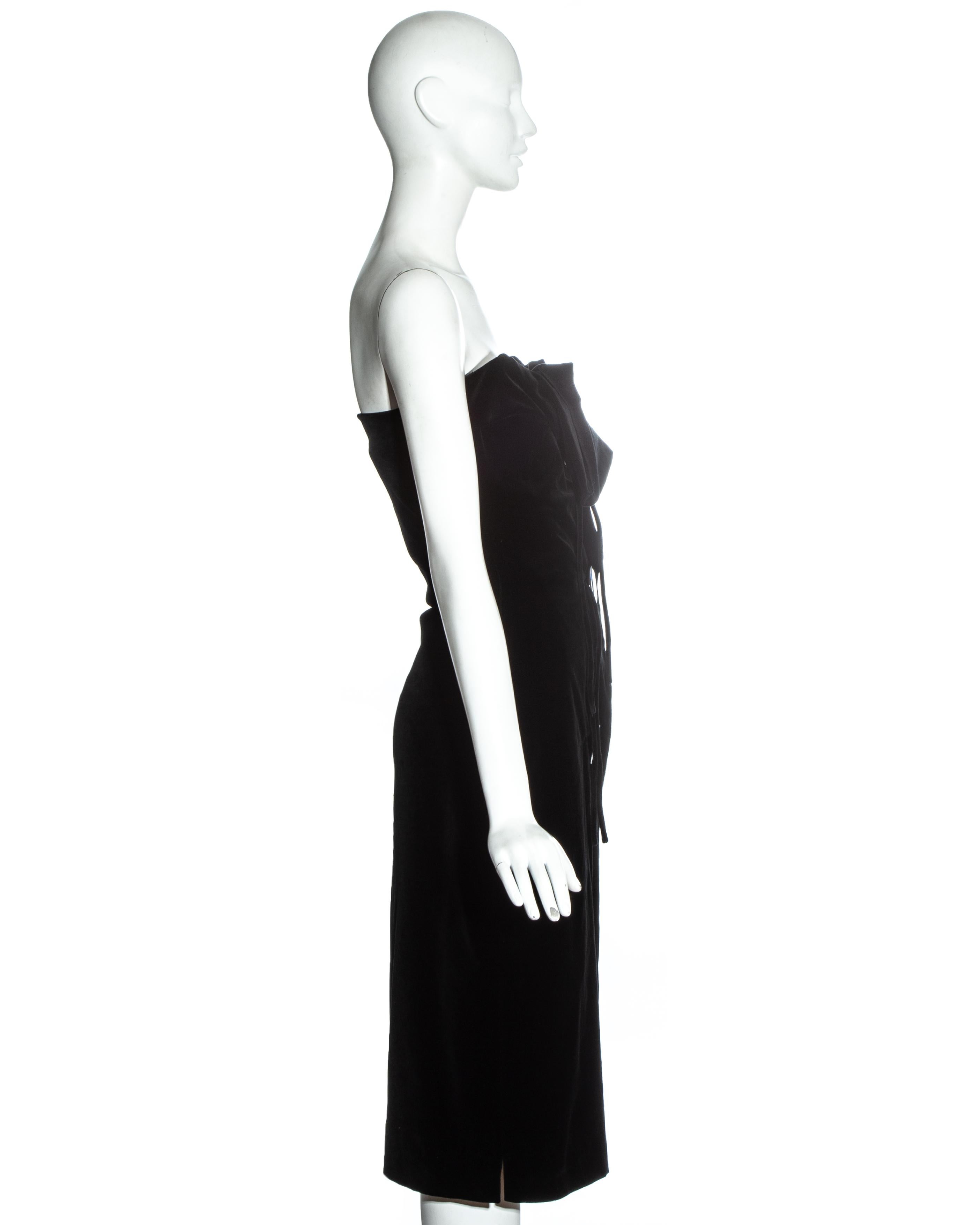 Women's Vivienne Westwood black velvet corseted strapless evening dress, fw 1998 For Sale