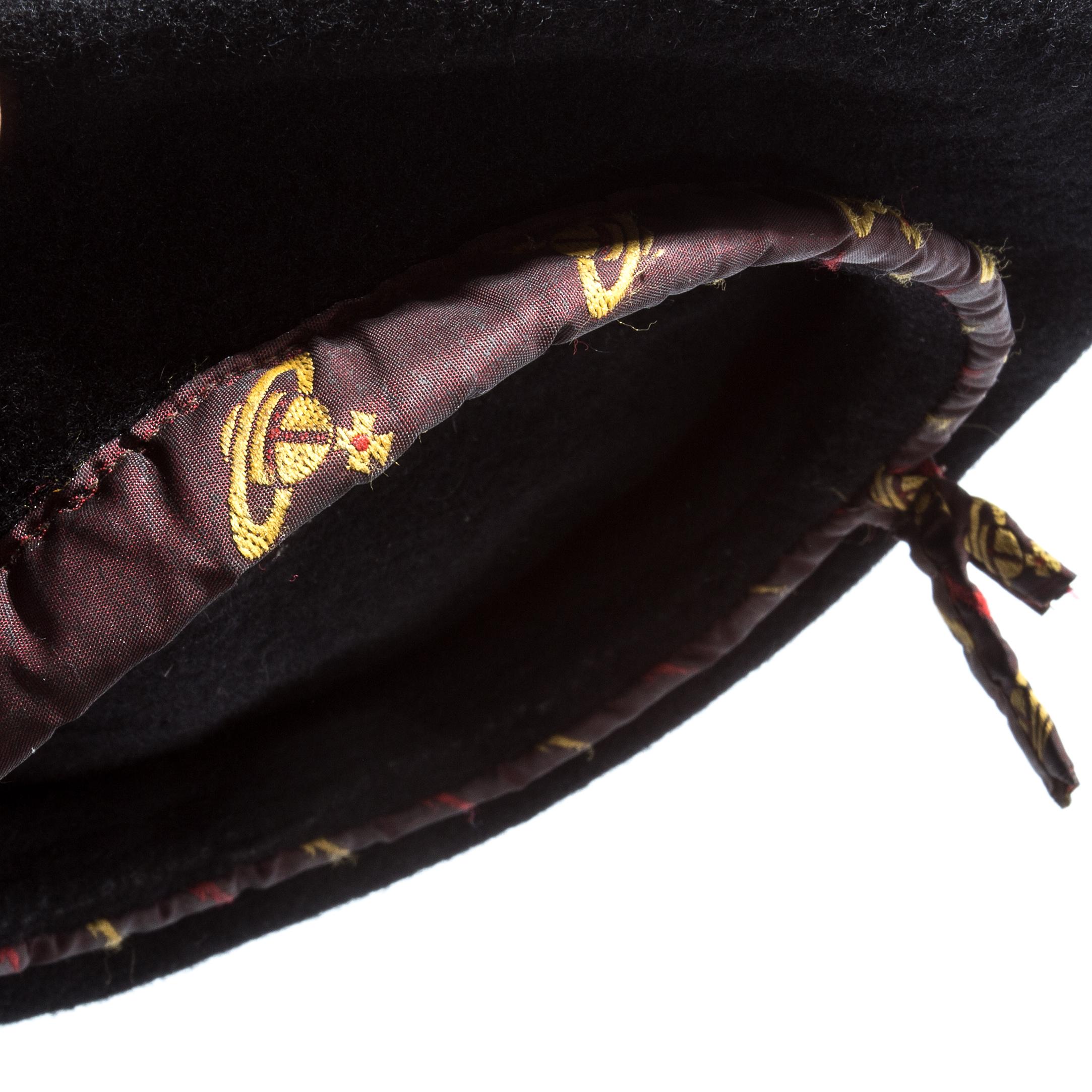 Black Vivienne Westwood black wool and gold 'Venus' beret, ss 1988