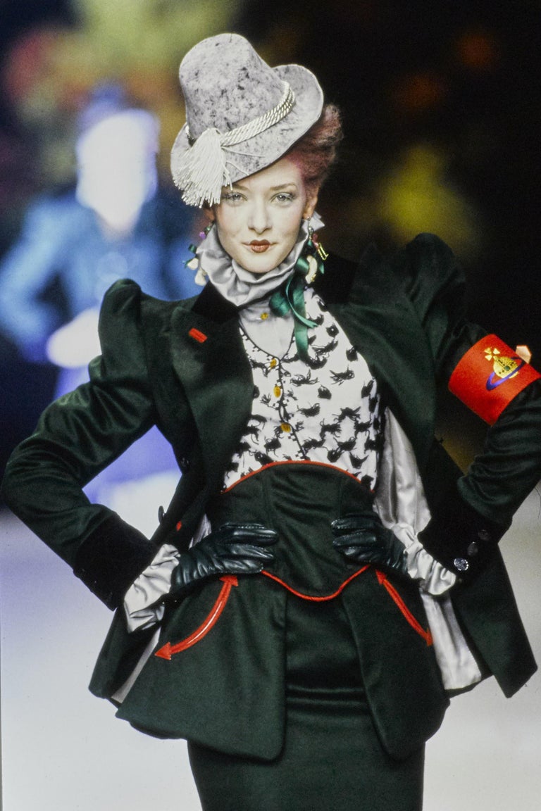 Vivienne Westwood | Fashion, Vivienne westwood, Fashion pearls