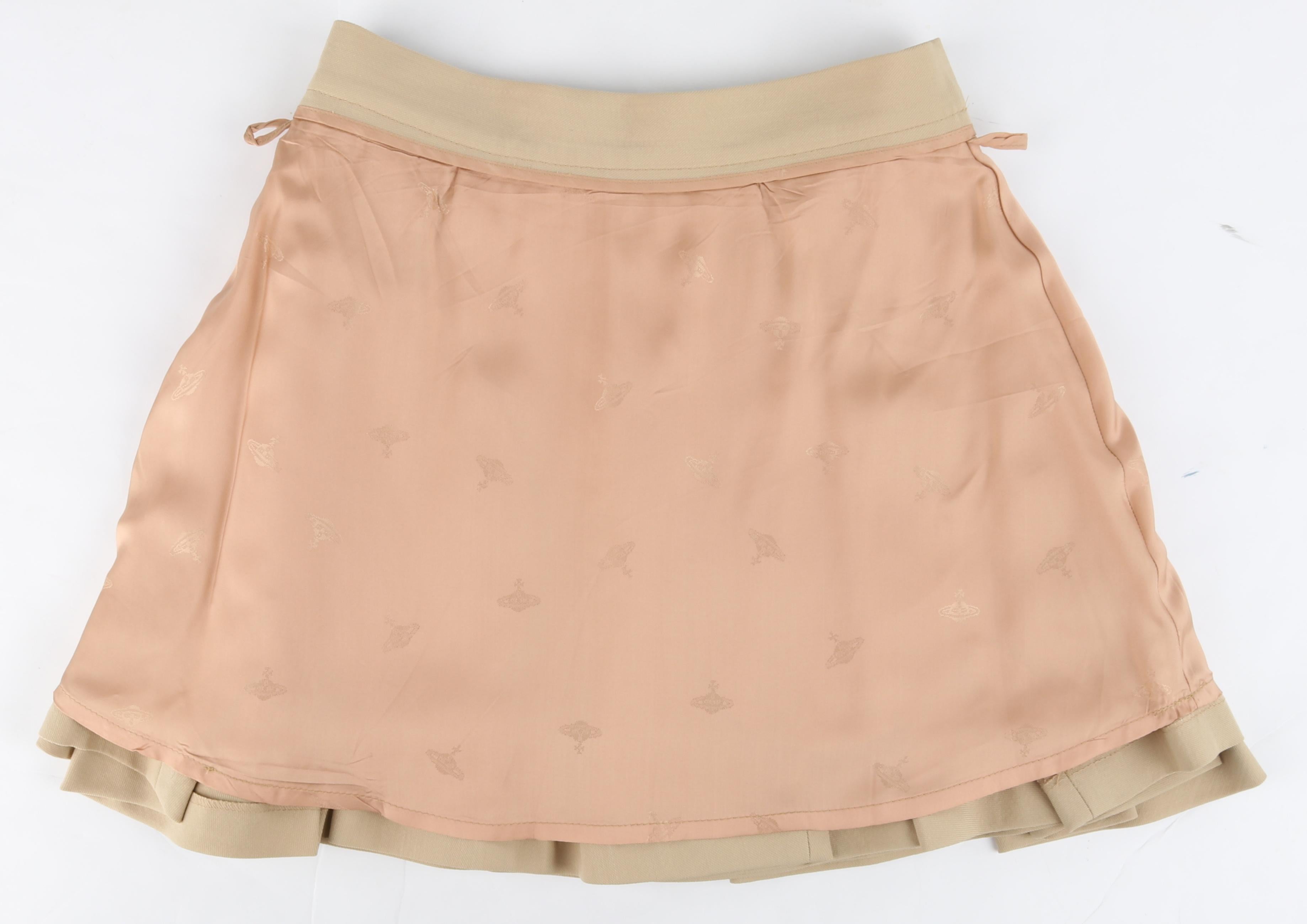 VIVIENNE WESTWOOD c.1990 Clásica minifalda plisada en línea A de mezcla de lana beige tostado en venta 2