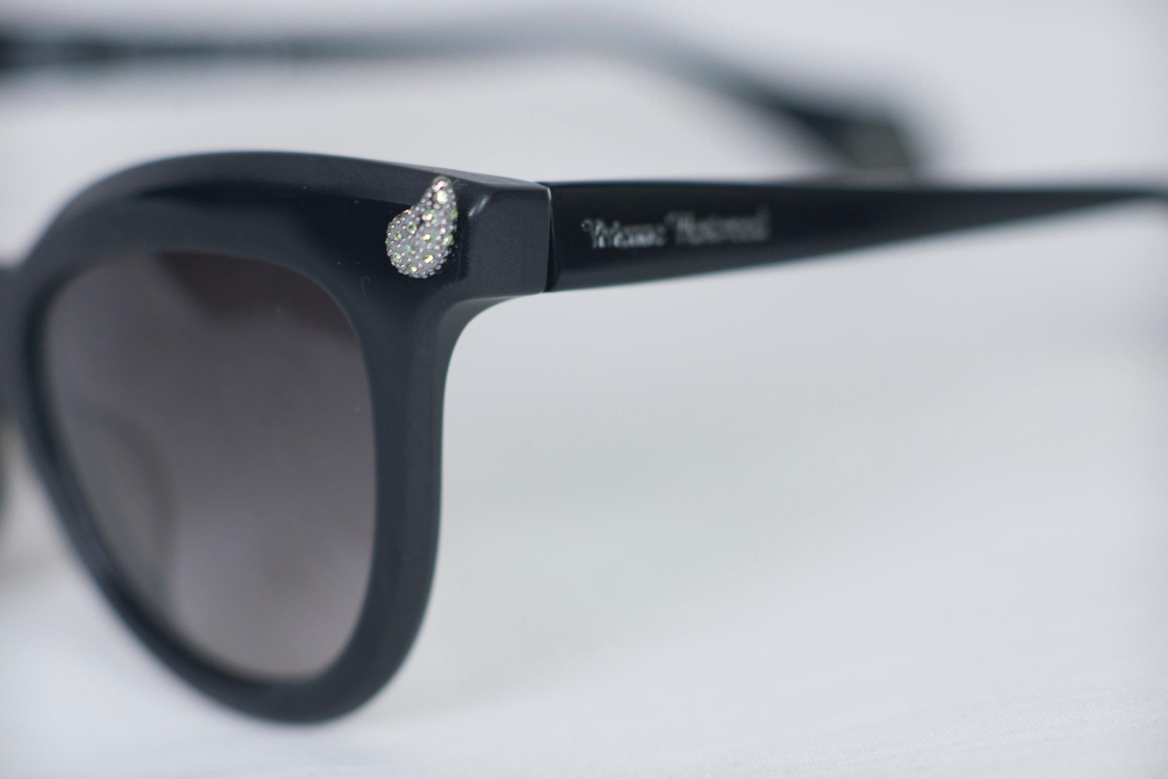 Vivienne Westwood Cat-Eye Diamante Horned Sunglasses In Good Condition In Geneva, CH
