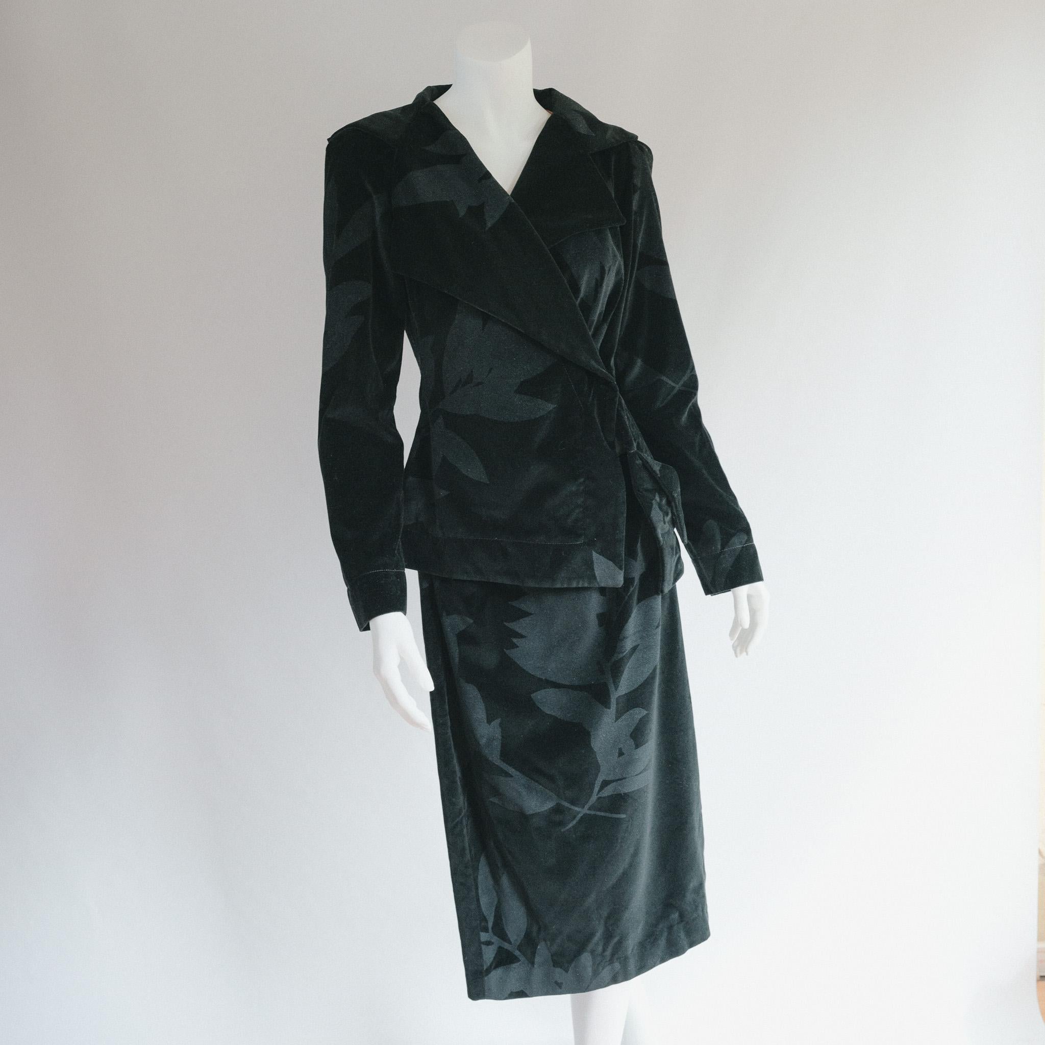 Women's or Men's Vivienne Westwood Crushed Velvet Black Corset Jacket Skirt Suit   