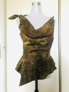 VIVIENNE WESTWOOD Emblematic corset bustier of the brand.