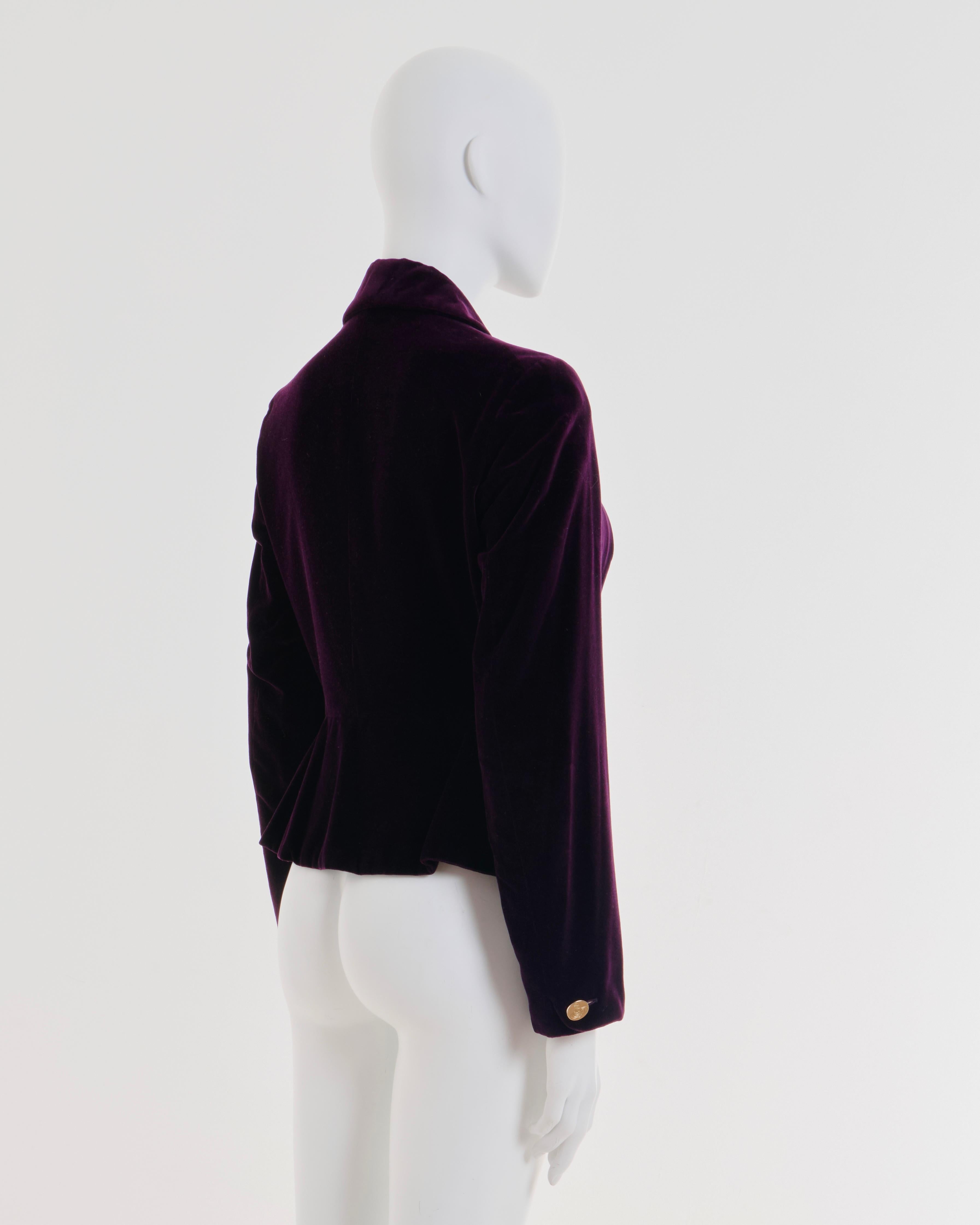 Vivienne Westwood A/I 1992 Giacca peplo in velluto color prugna 