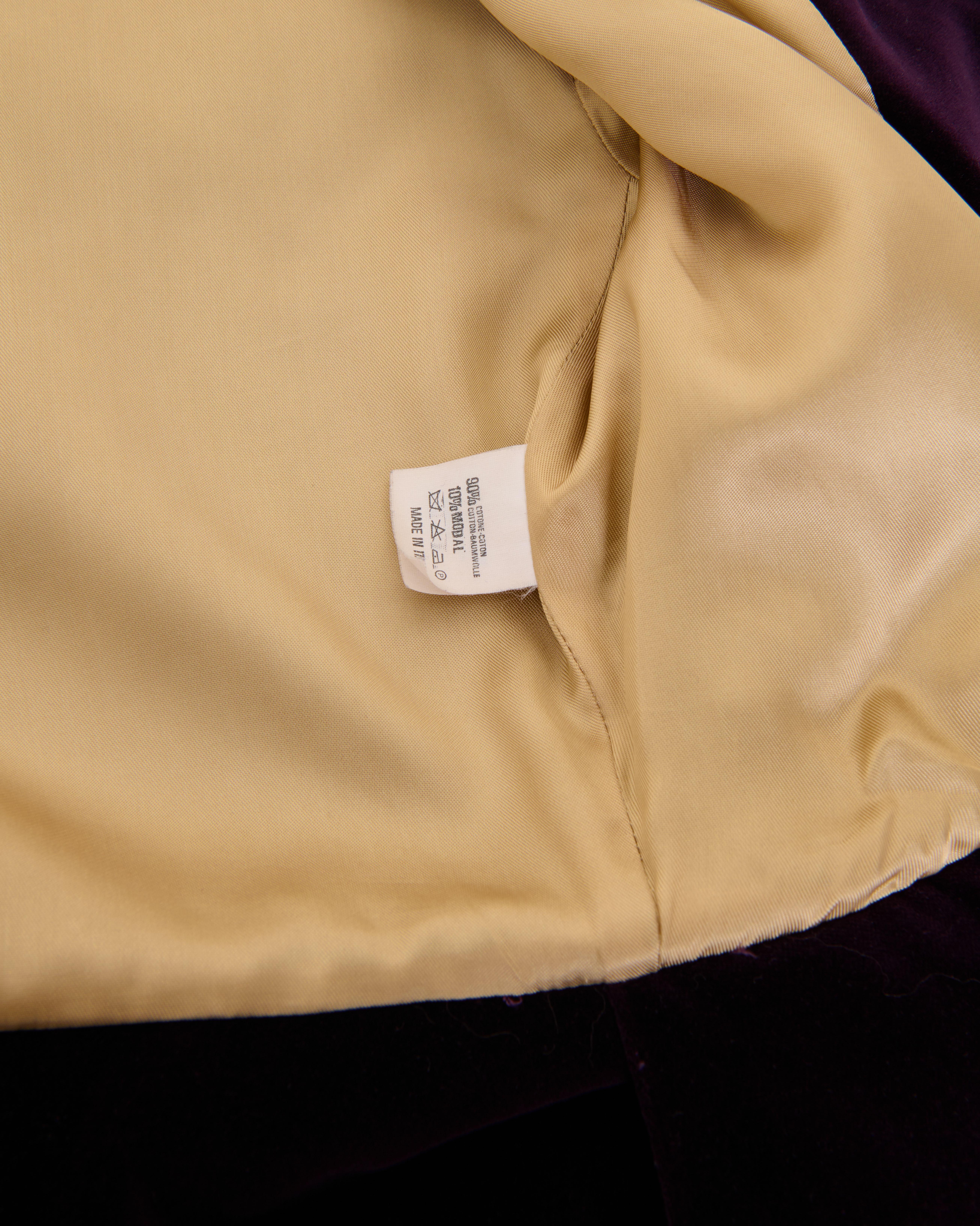 Vivienne Westwood A/I 1992 Giacca peplo in velluto color prugna 