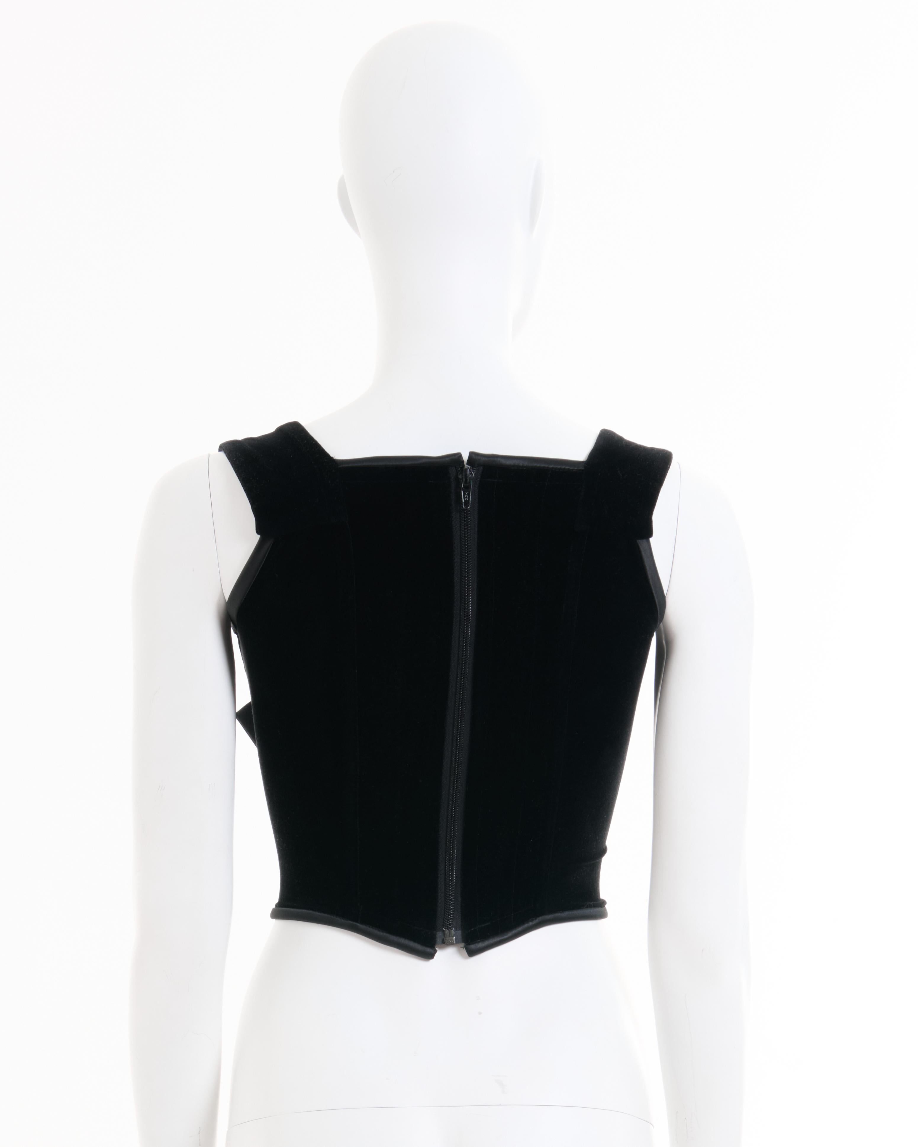 Vivienne Westwood F/W 1996 Couture Corset en velours noir et nœud en satin  Pour femmes en vente