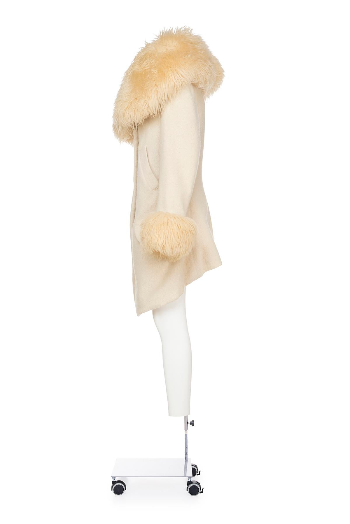 Ikonischer und seltener Herbst-Winter 1992 Pudelmantel aus der Kollektion 