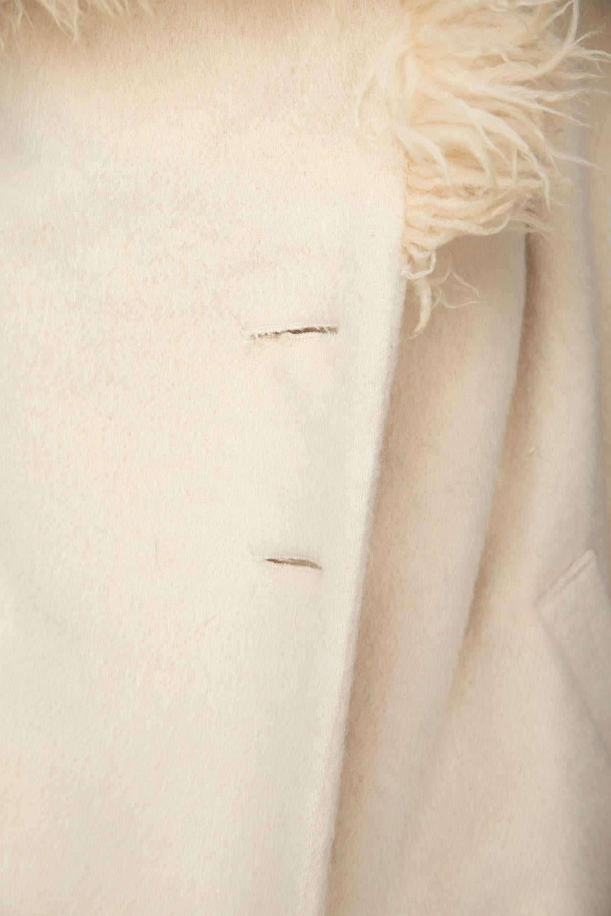 VIVIENNE WESTWOOD FW 92 Ikonischer und seltener Mantel aus der 'Always On Camera' Kollektion im Angebot 1