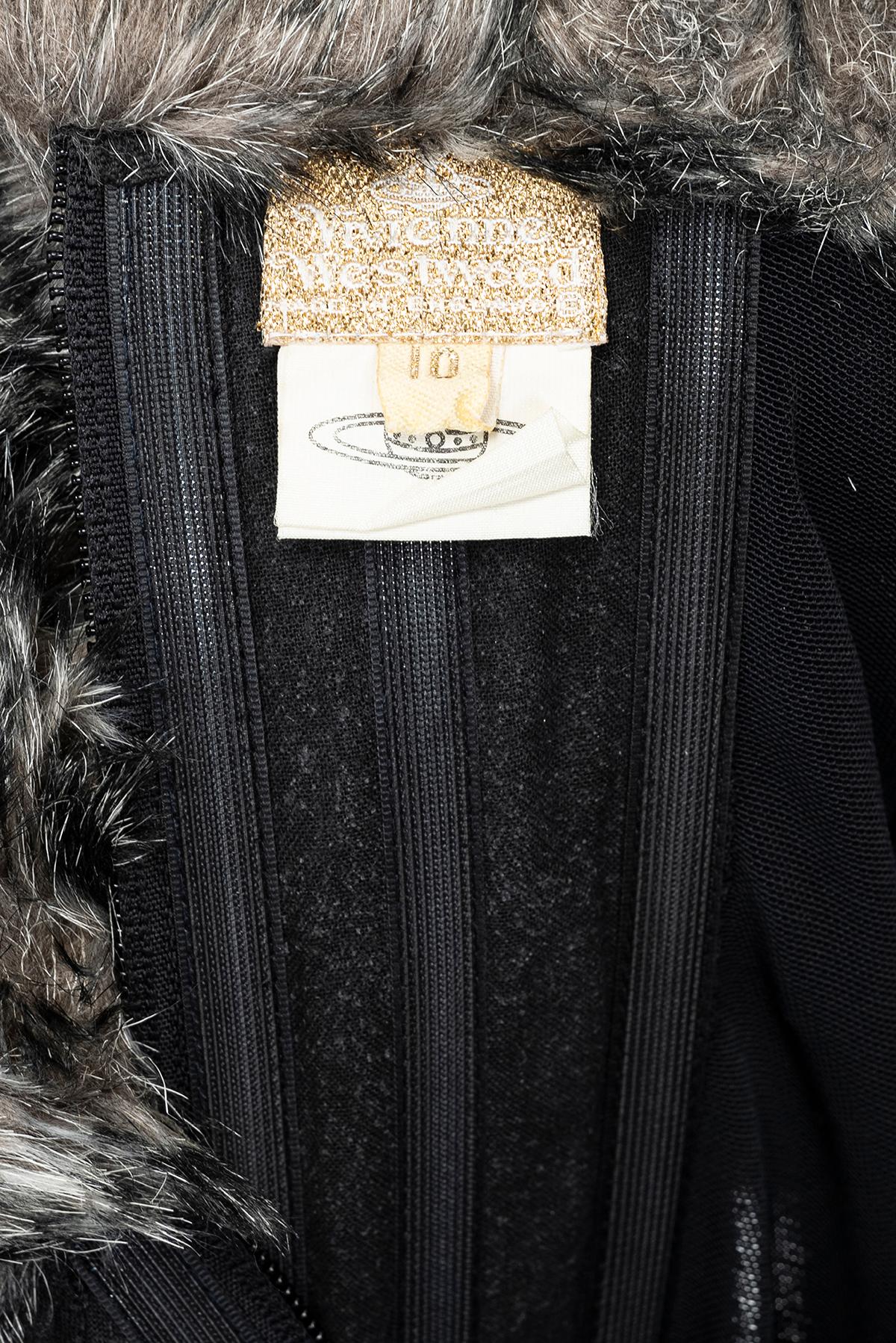 VIVIENNE WESTWOOD FW 93 Iconic and Rare Fake Fur Hooded Corset In condizioni buone in vendita a Milano, MILANO