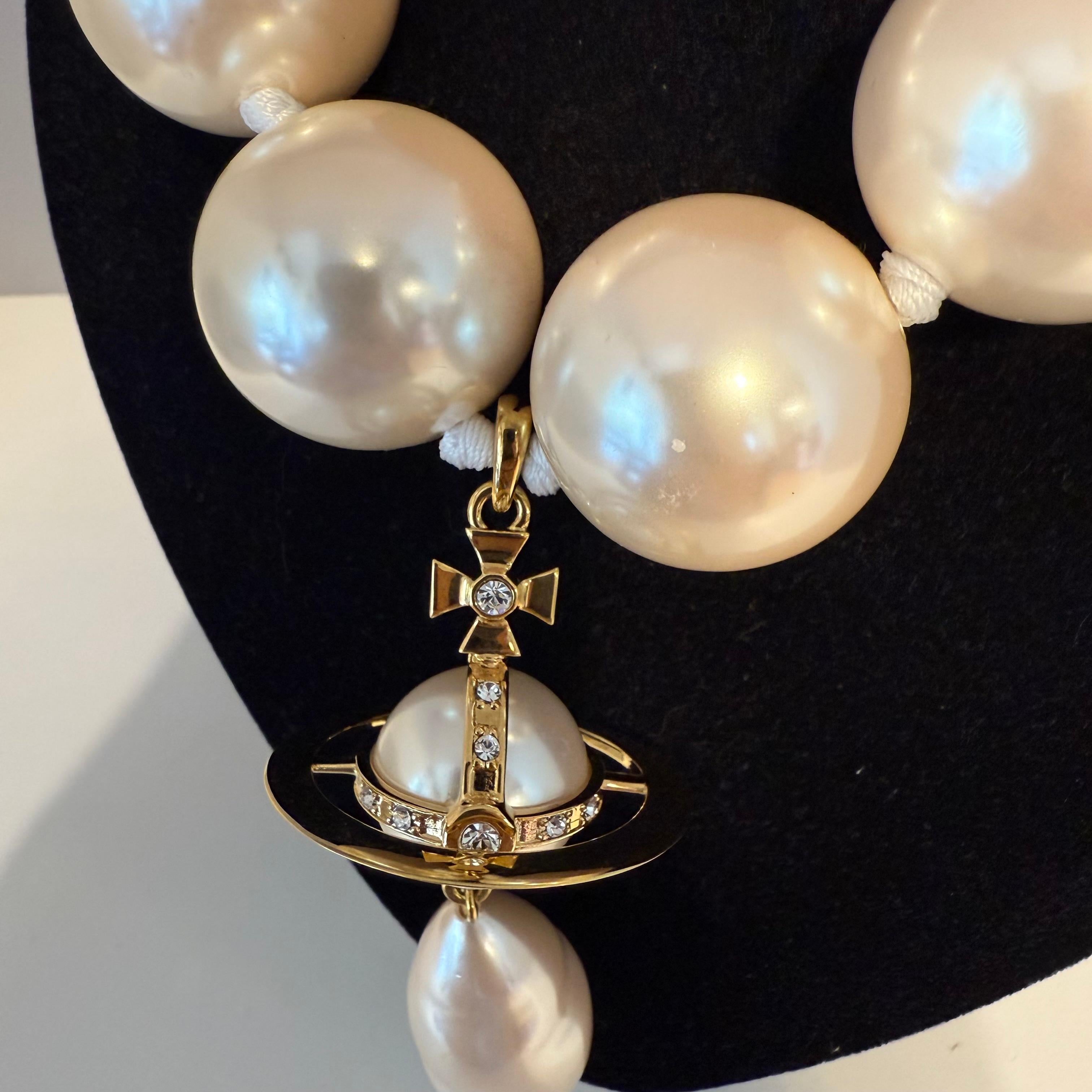 Donna Collana Orbita di perle giganti Vivienne Westwood in vendita