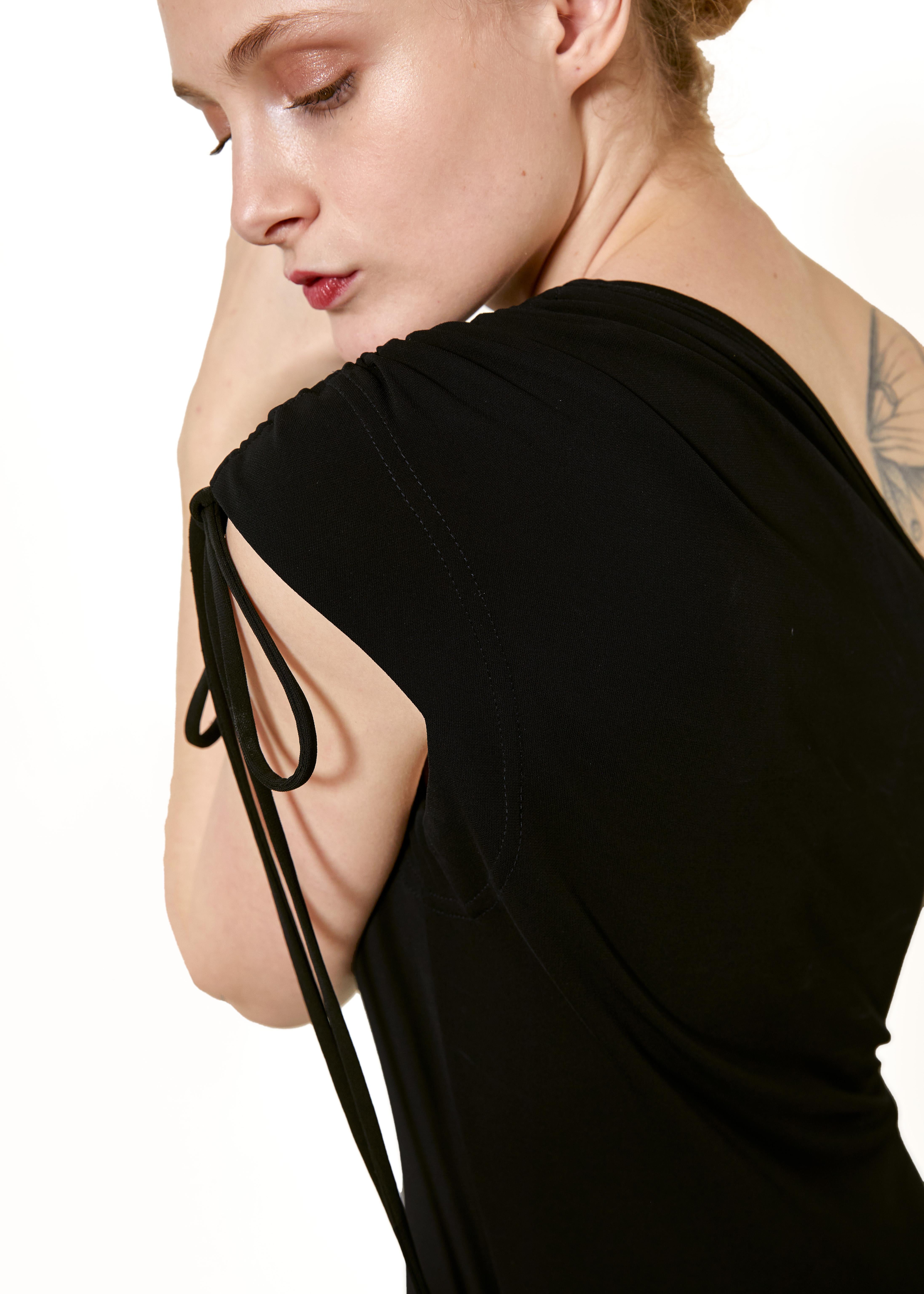 Vivienne Westwood Gold Label Robe asymétrique en jersey noir Excellent état - En vente à Los Angeles, CA