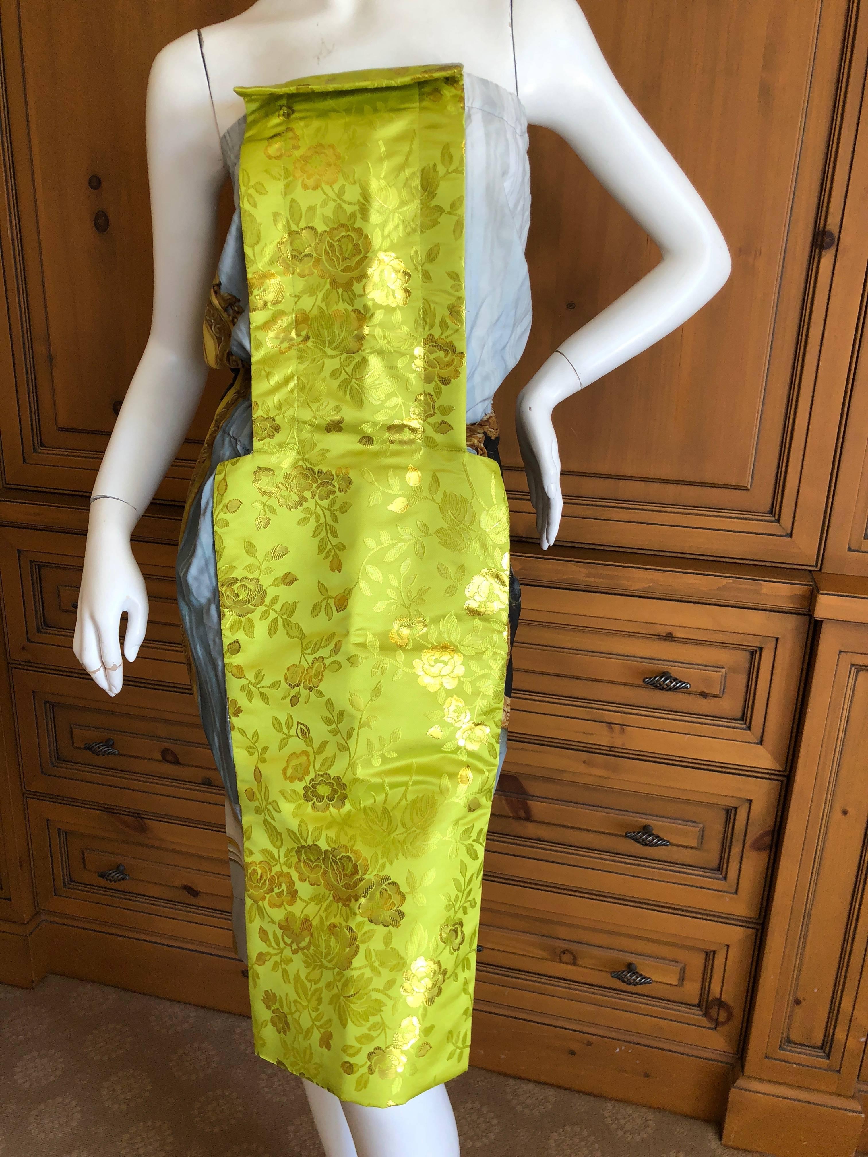 Vivienne Westwood Gold Label Dress 

Viscose silk blend with classical artworks in golden frames, with green brocade accent.
Elastic at the bust and waist.

NWT $3404

This is such a charming piece.
US size 4
Bust  34
