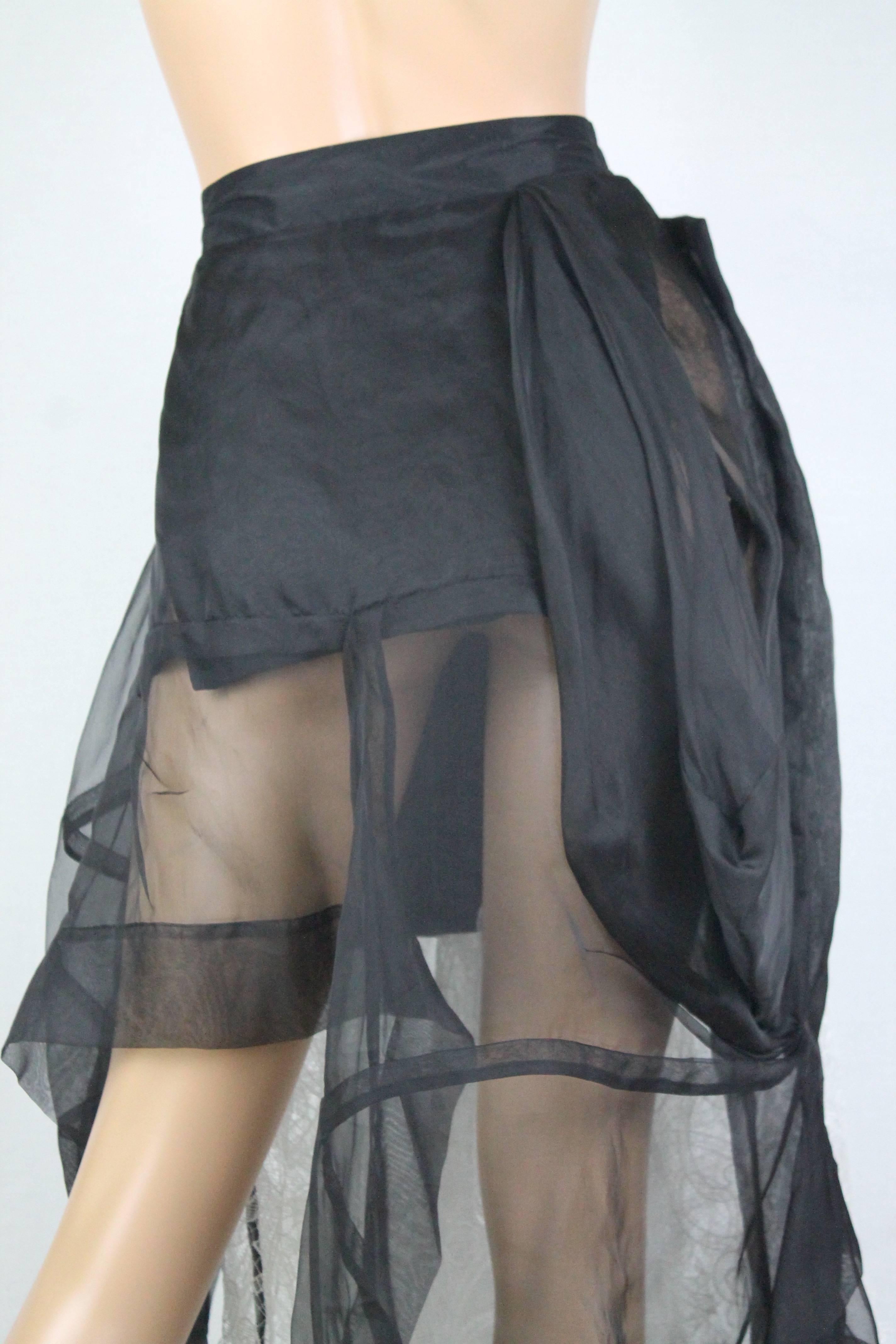 Vivienne Westwood Gold Label Iris Skirt in Lace from SS 15 Size US 4 In New Condition In Los Angeles, CA