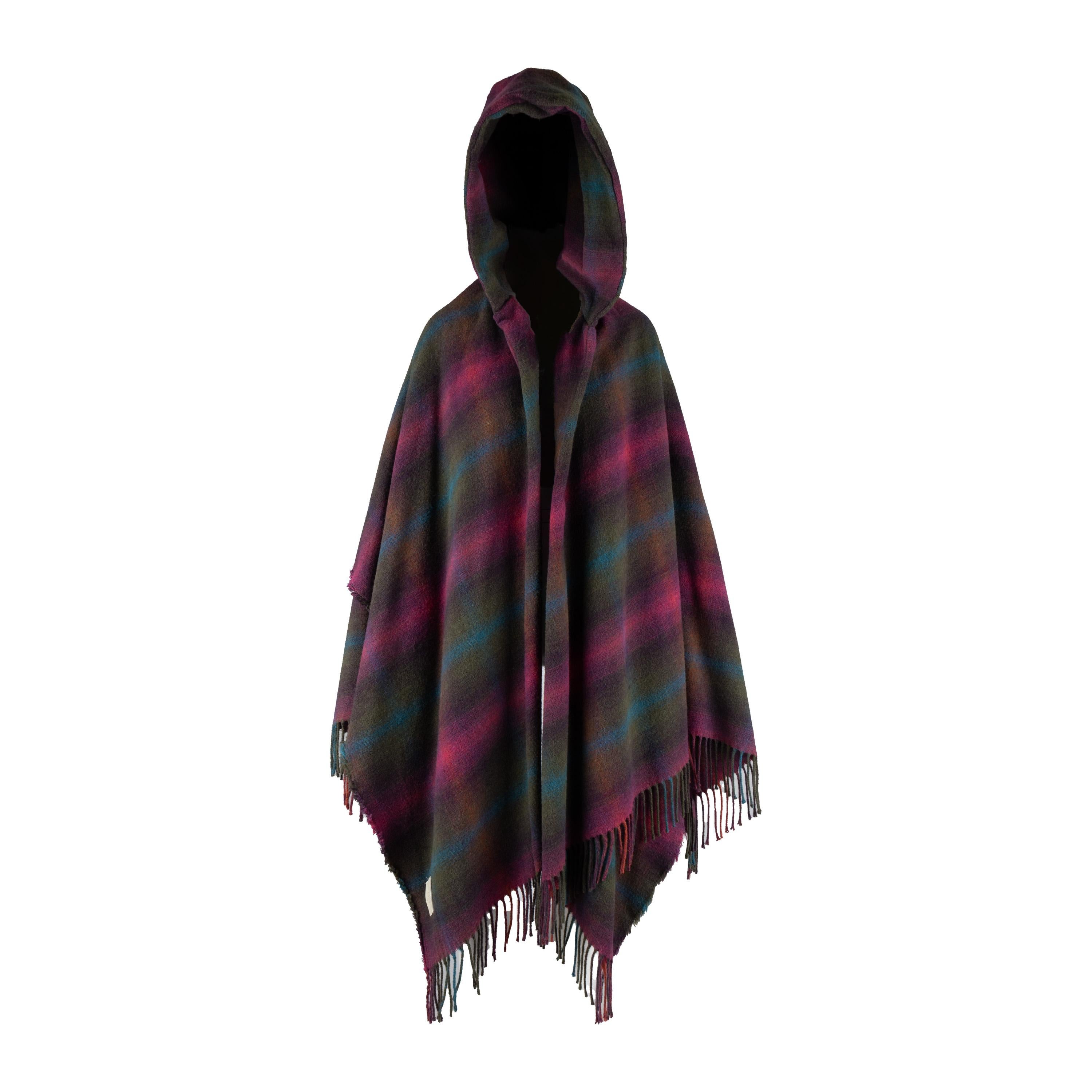 Vivienne Westwood Hooded Tartan Poncho In Excellent Condition For Sale In Milano, IT