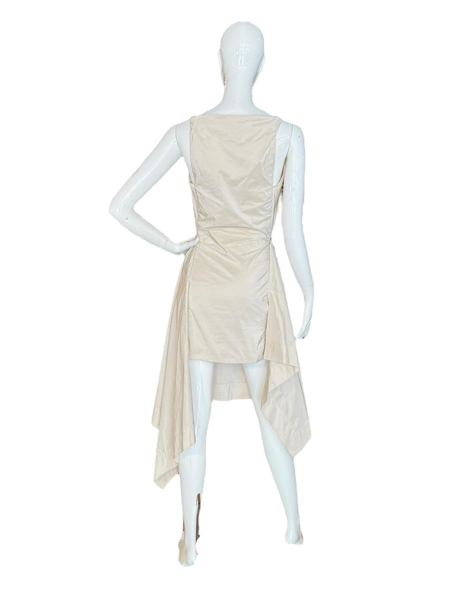 Vivienne Westwood London 2000er Laufsteg getragenes drapiertes asymmetrisches Kleid, Italien Damen im Angebot