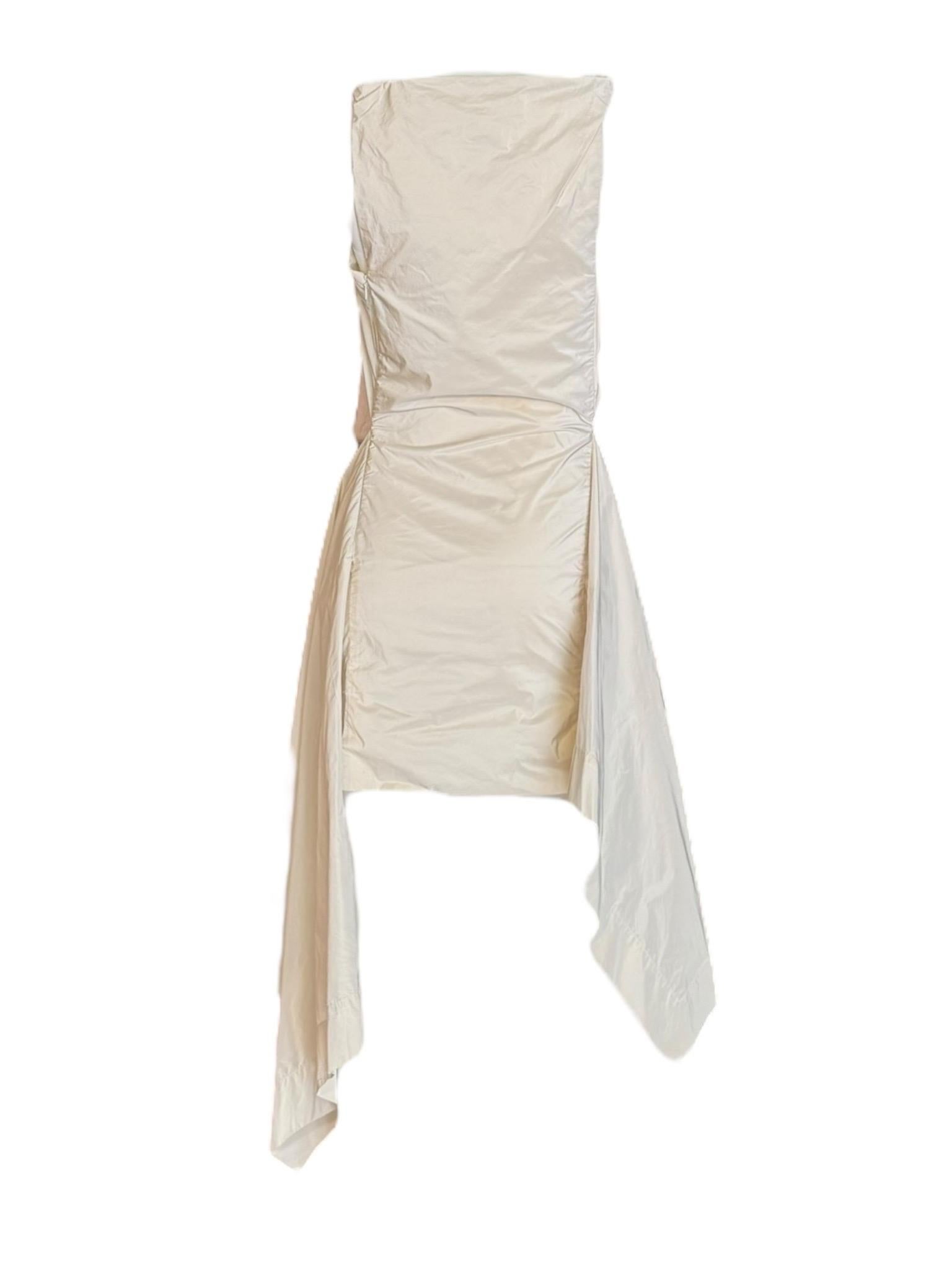 Vivienne Westwood London 2000er Laufsteg getragenes drapiertes asymmetrisches Kleid, Italien im Angebot 1