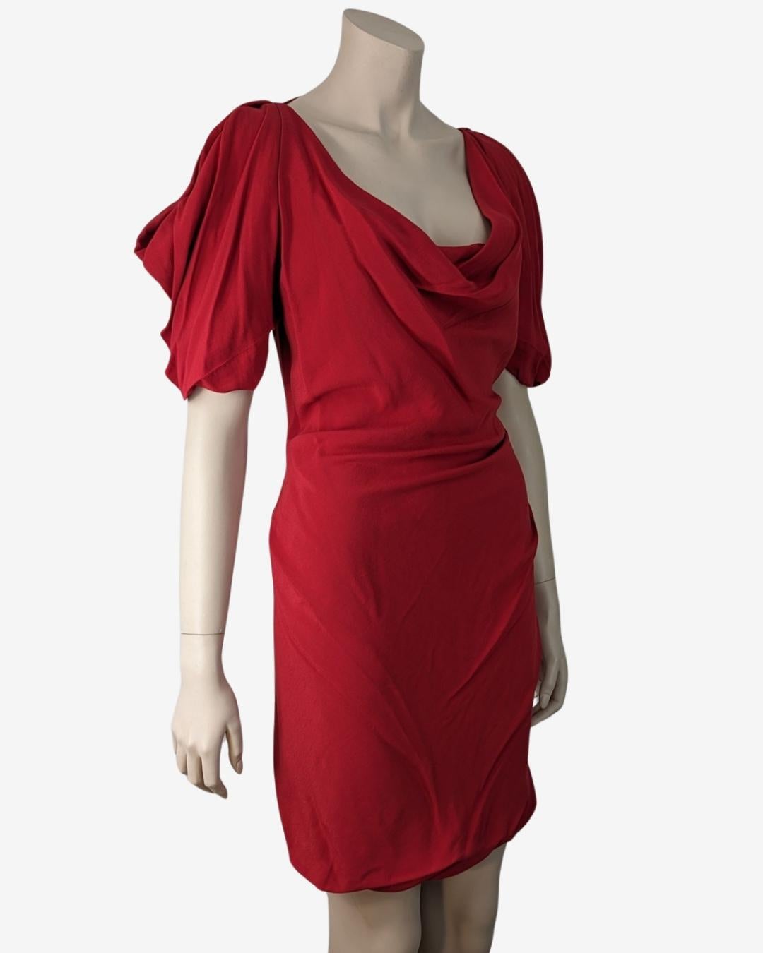 Mini robe Vivienne Westwood à manches ouvertes rouge cerise Excellent état - En vente à GOUVIEUX, FR