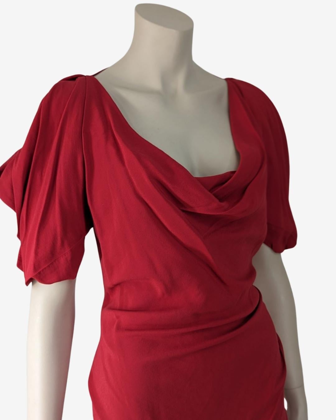 Mini robe Vivienne Westwood à manches ouvertes rouge cerise Unisexe en vente
