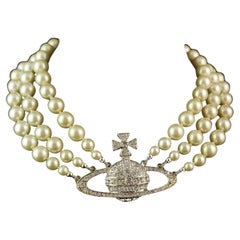 Collier ras-de-cou en perles Vivienne Westwood, emballé 