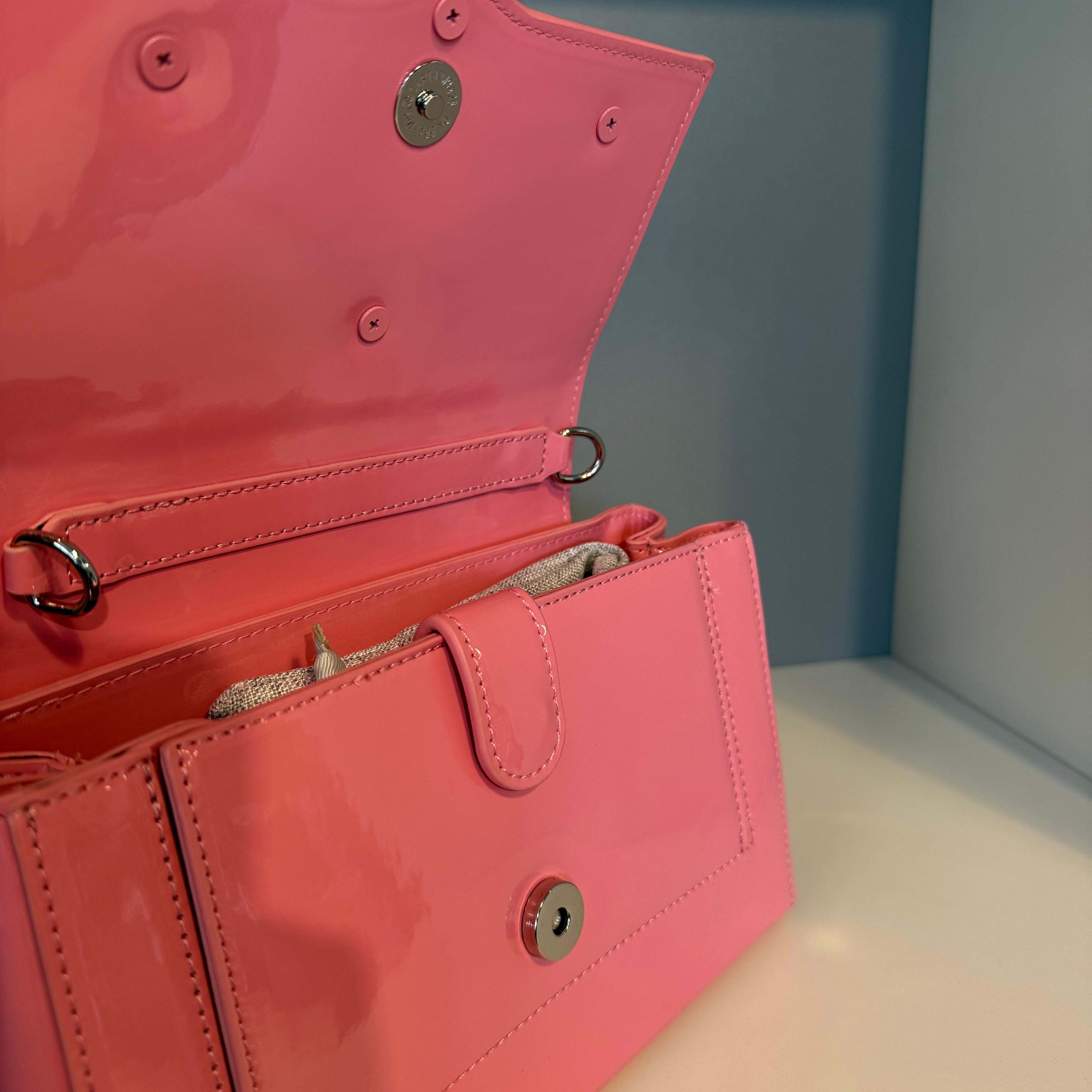 Vivienne Westwood Rosa Hazel Kleine Tasche im Angebot 1