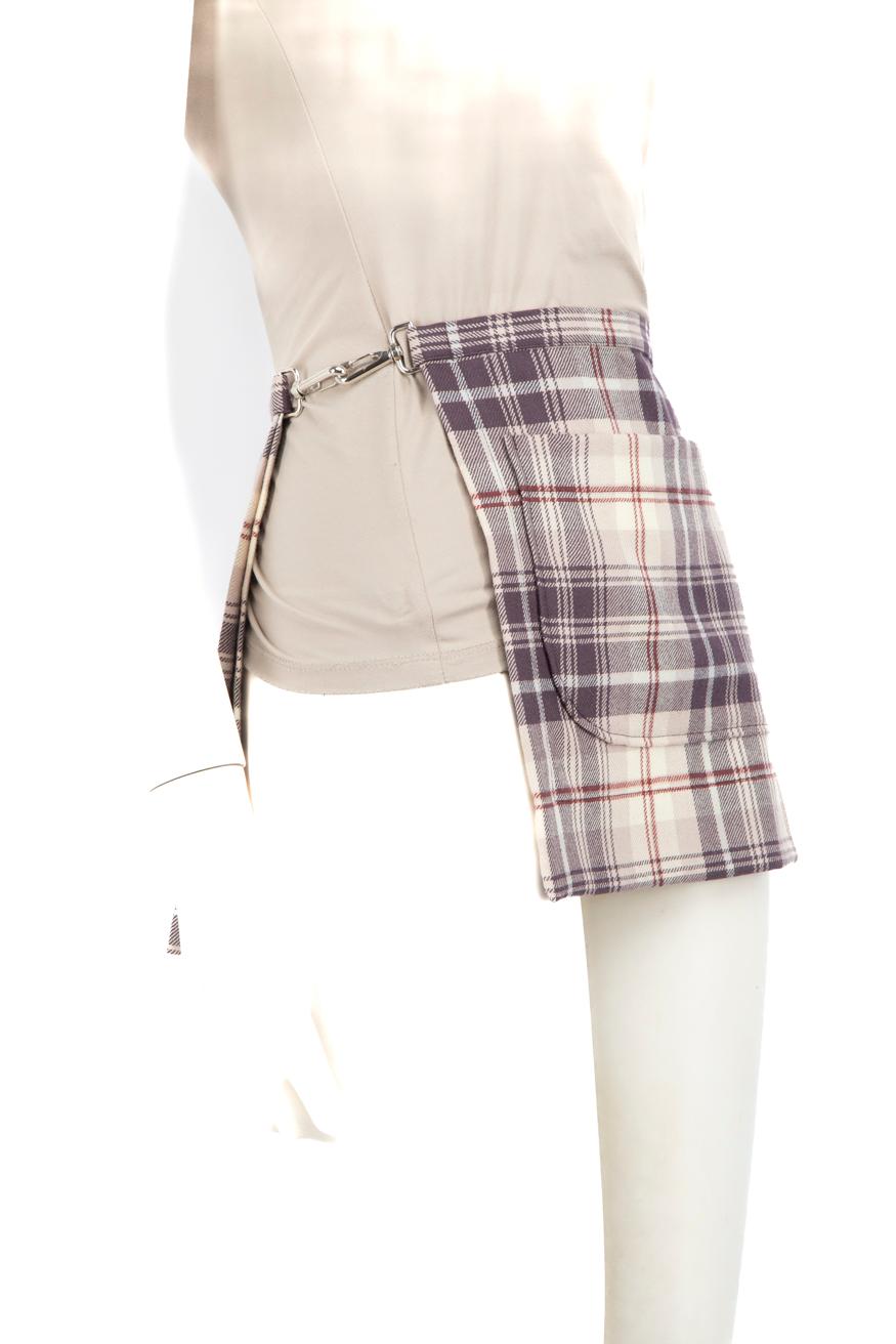CONDITION is Very good. Hardly any visible wear to skirt is evident on this used Vivienne Westwood designer resale item. The item is missing a size label.
 
 
 
 Details
 
 
 Purple
 
 Wool
 
 Skirt
 
 Tartan pattern
 
 Open sides
 
 Sise clasp