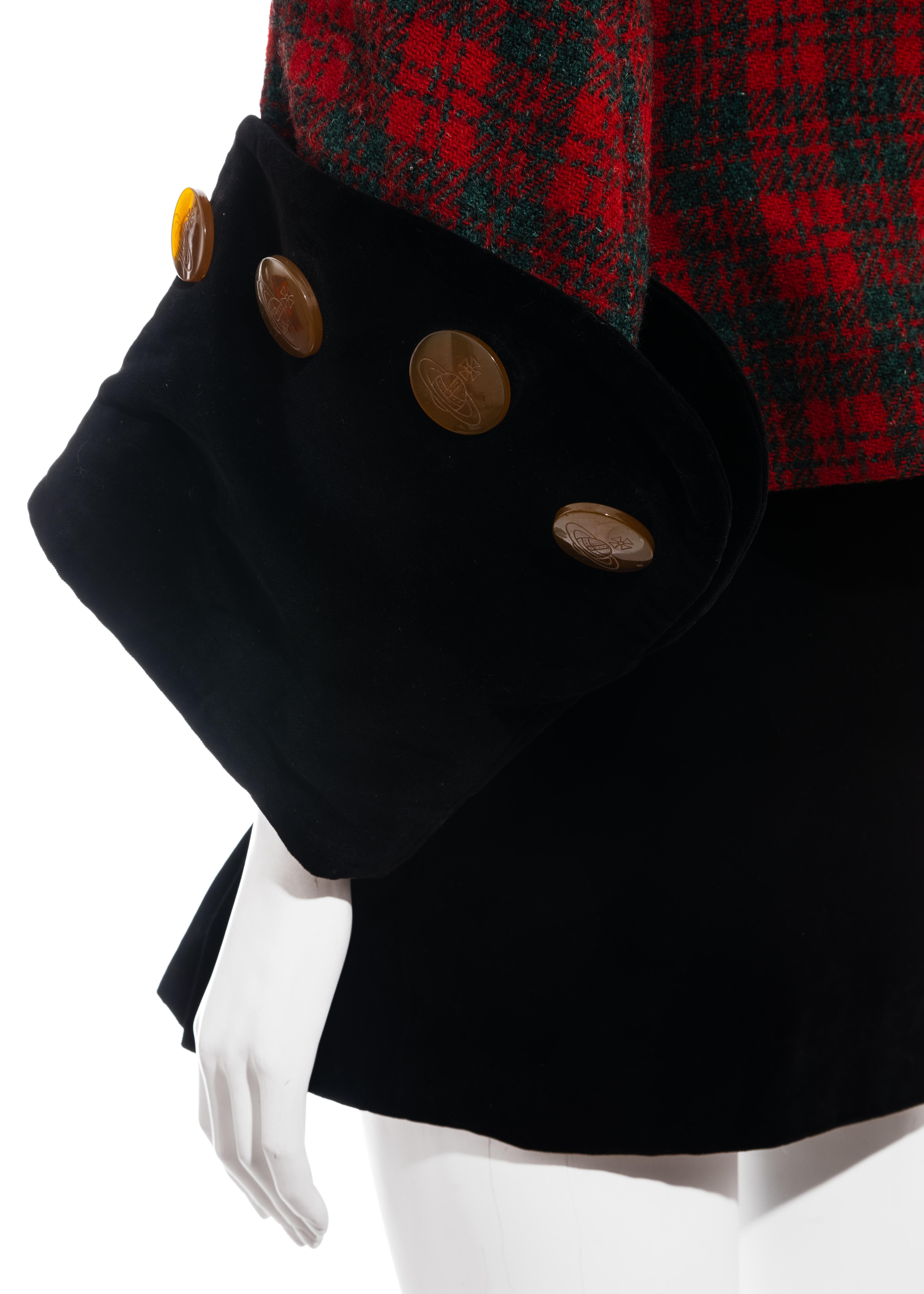 Combinaison jupe à carreaux rouges en tweed et velours noir Vivienne Westwood, A/H 1991 en vente 4