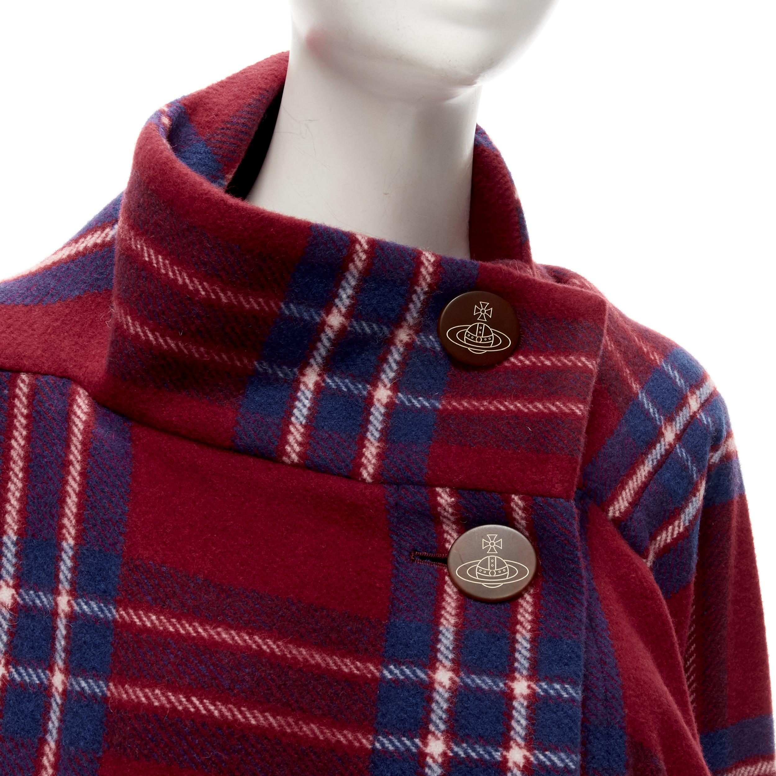 VIVIENNE WESTWOOD RED LABEL red blue wool plaid orb logo button cape US00 XXS
Reference: TGAS/C01759
Brand: Vivienne Westwood
Designer: Vivienne Westwood
Collection: Red Label
Material: Wool, Blend
Color: Red
Pattern: Plaid
Closure: Button
Made in: