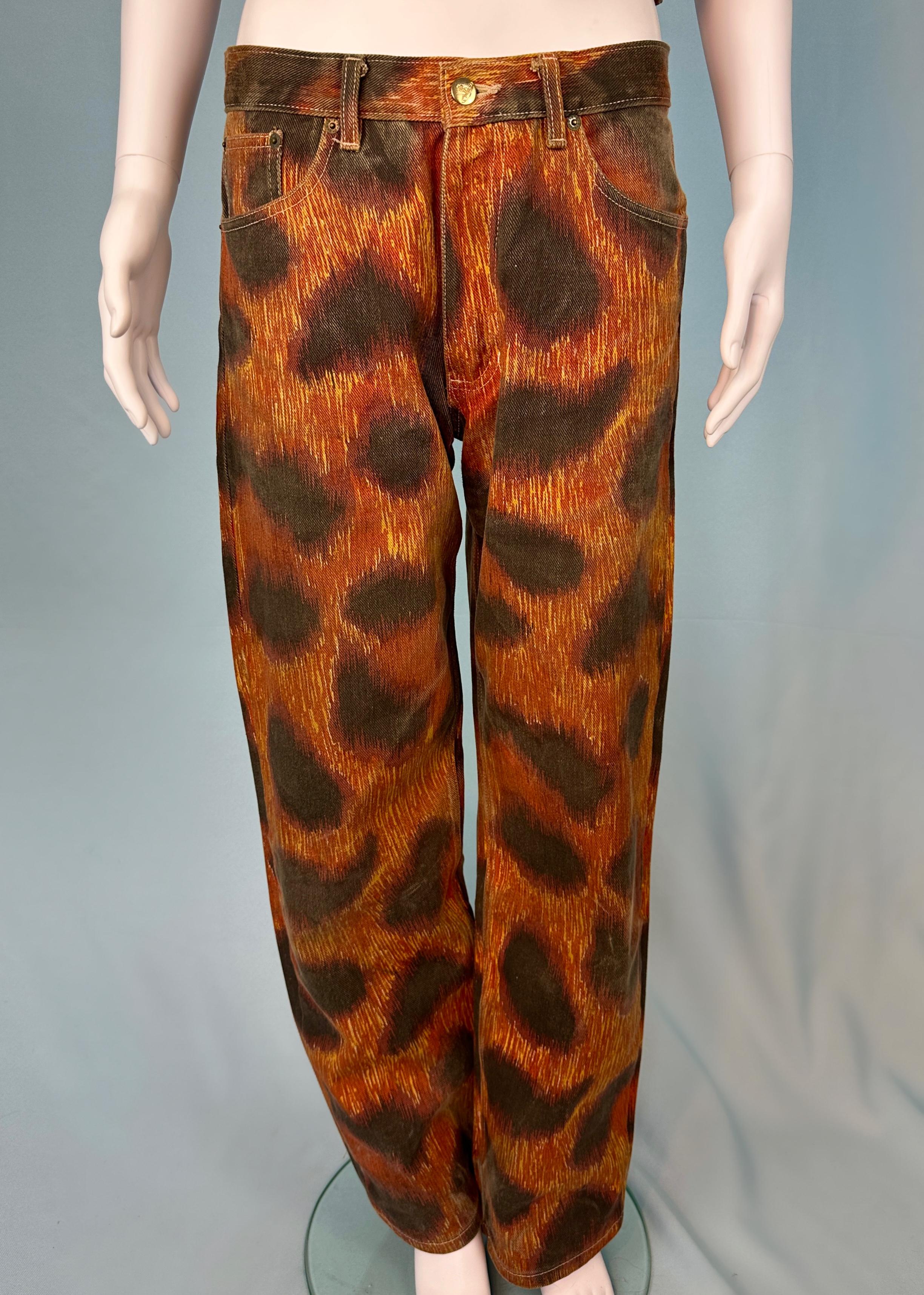 Women's Vivienne Westwood Spring 1994 “Cafe Society” Runway Leopard Jeans & T Shirt Set For Sale