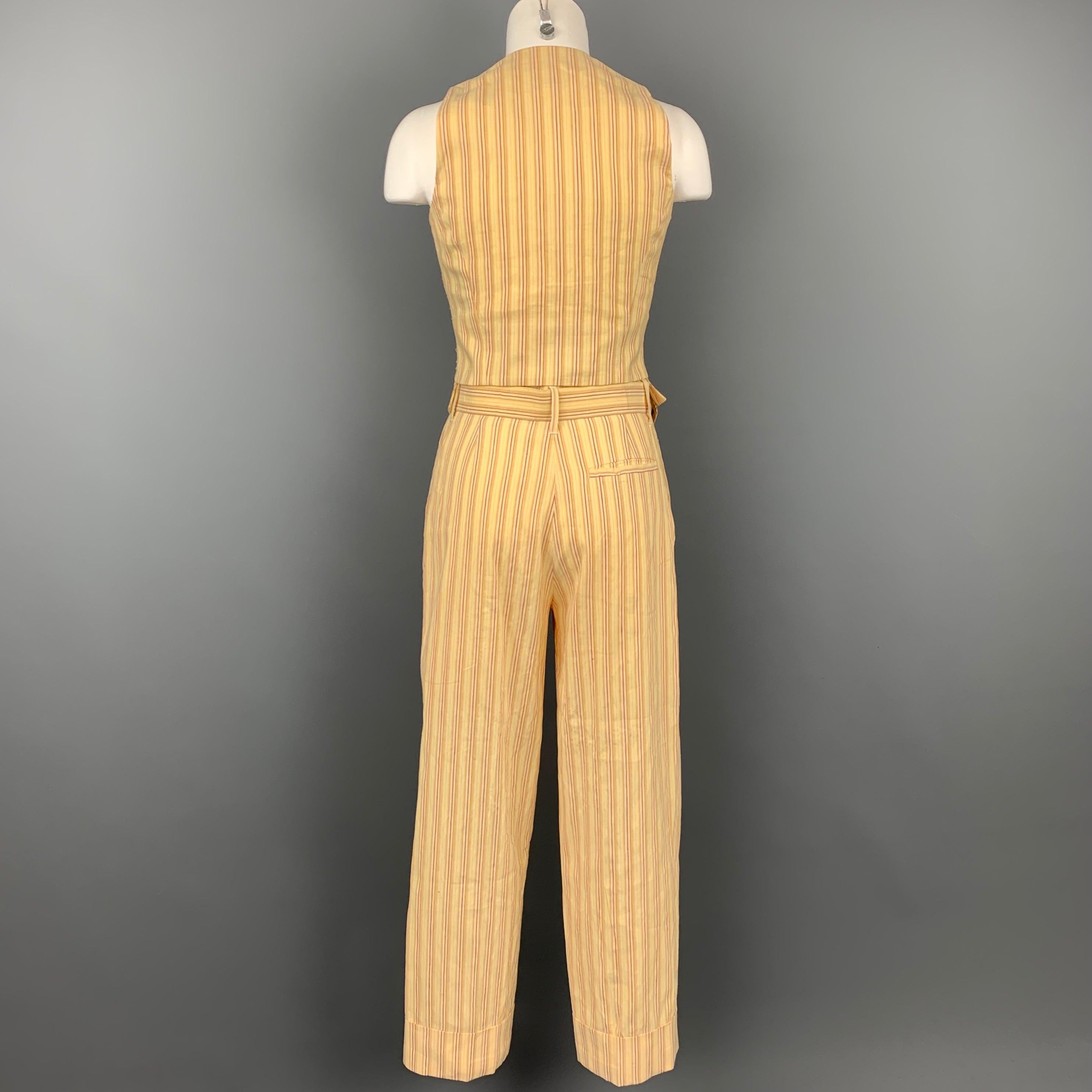 Ensemble gilet et pantalon VIVIENNE WESTWOOD, tailleur jaune, rouge, lin et coton, printemps 1995 Bon état - En vente à San Francisco, CA